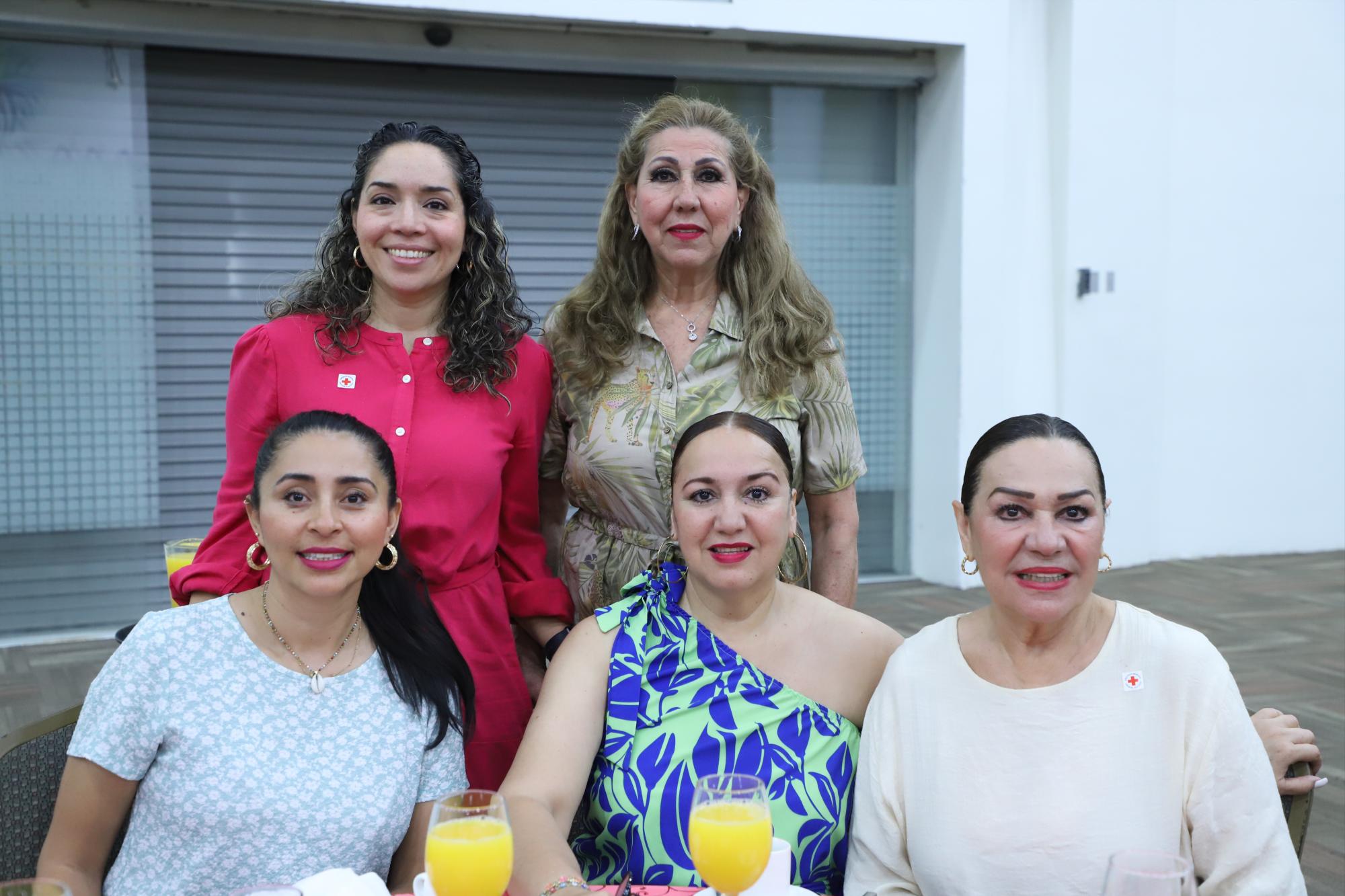 $!Iris Díaz y Carmen Leticia Tirado. Sentadas, Cecilia Cuevas, Karla Lira y Marielos Gómez.
