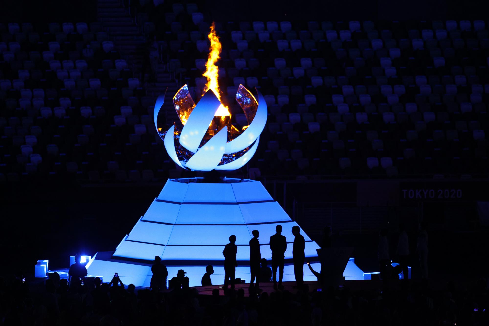 $!El fuego olímpico se apaga: Tokio 2020 llega a su fin con emotiva ceremonia de clausura