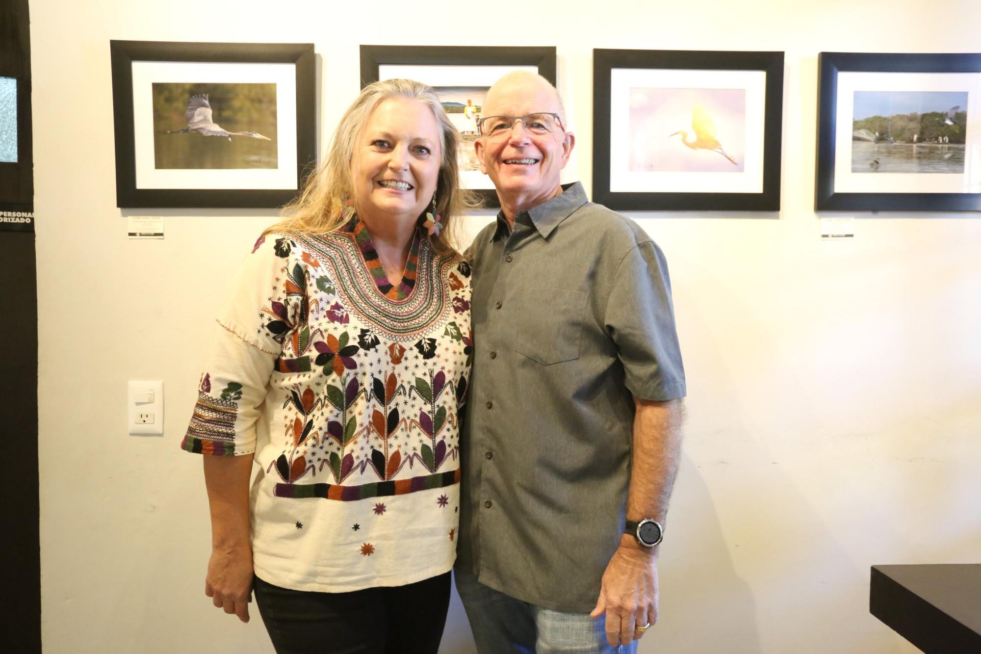 $!La artista con su esposo, Gregorio Web.