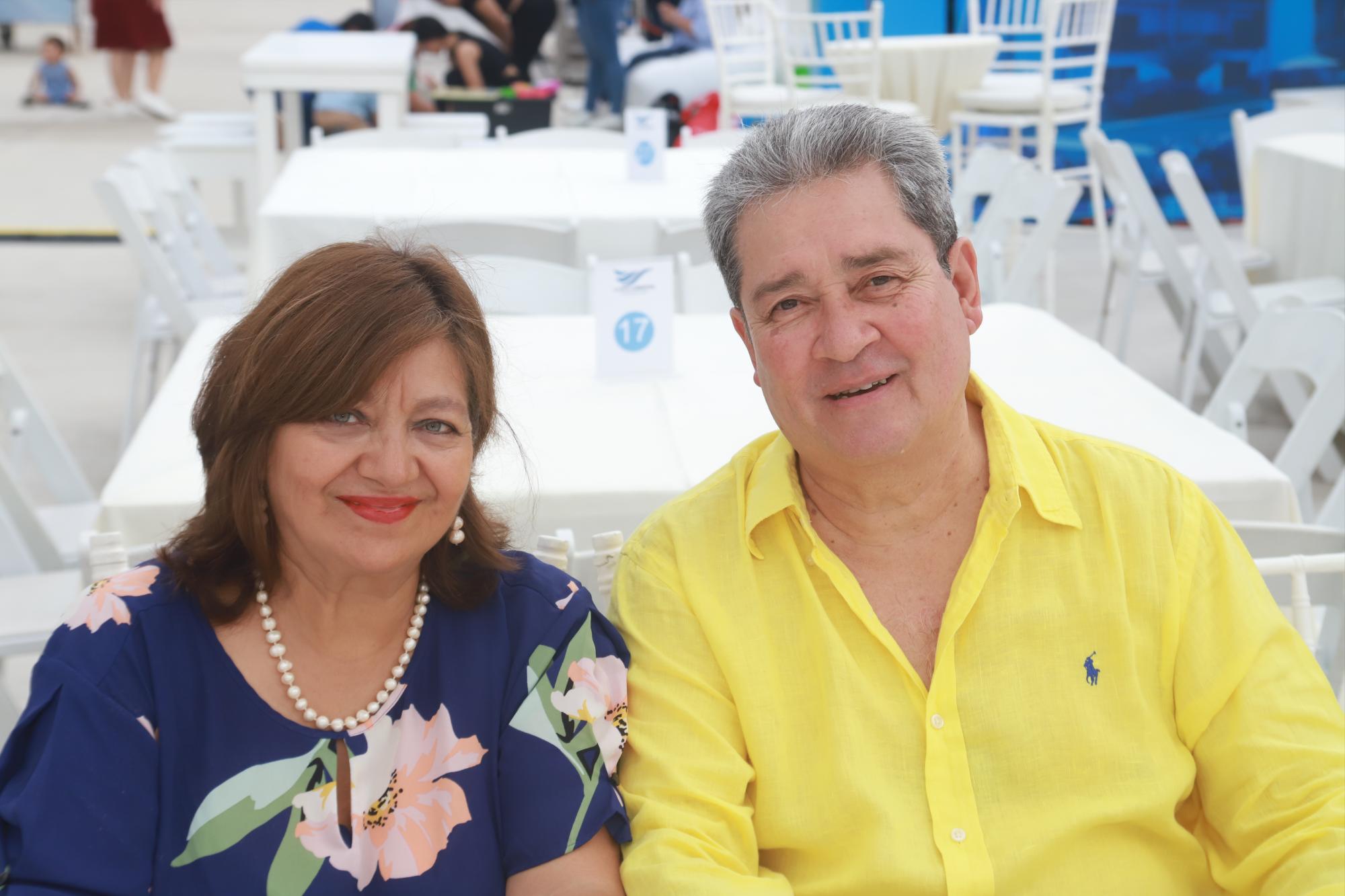 $!Alicia Escobedo y Félix Fuentes.