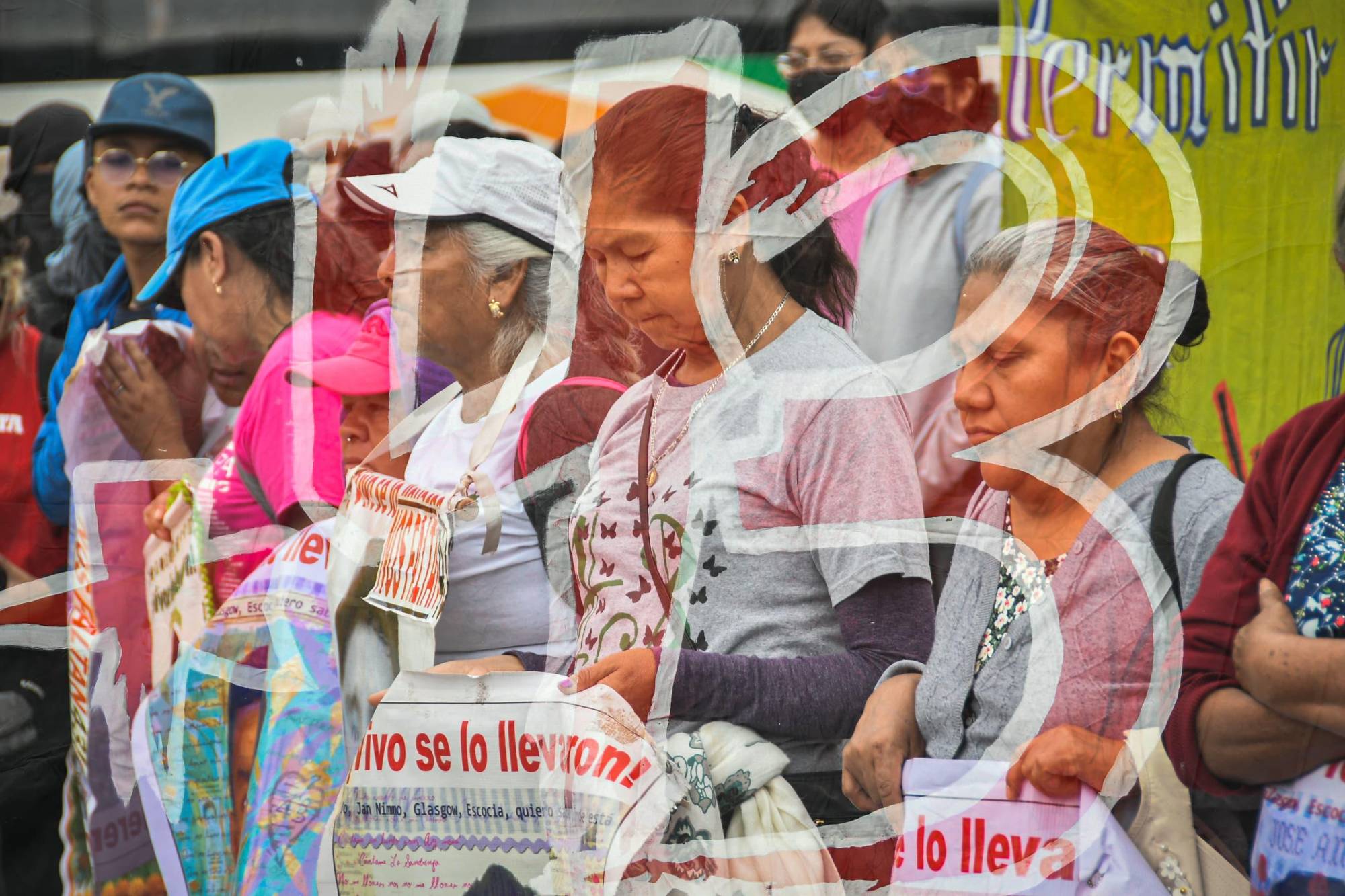 $!Marcha en la Ciudad de México para conmemorar el décimo aniversario de la desaparición de los estudiantes.