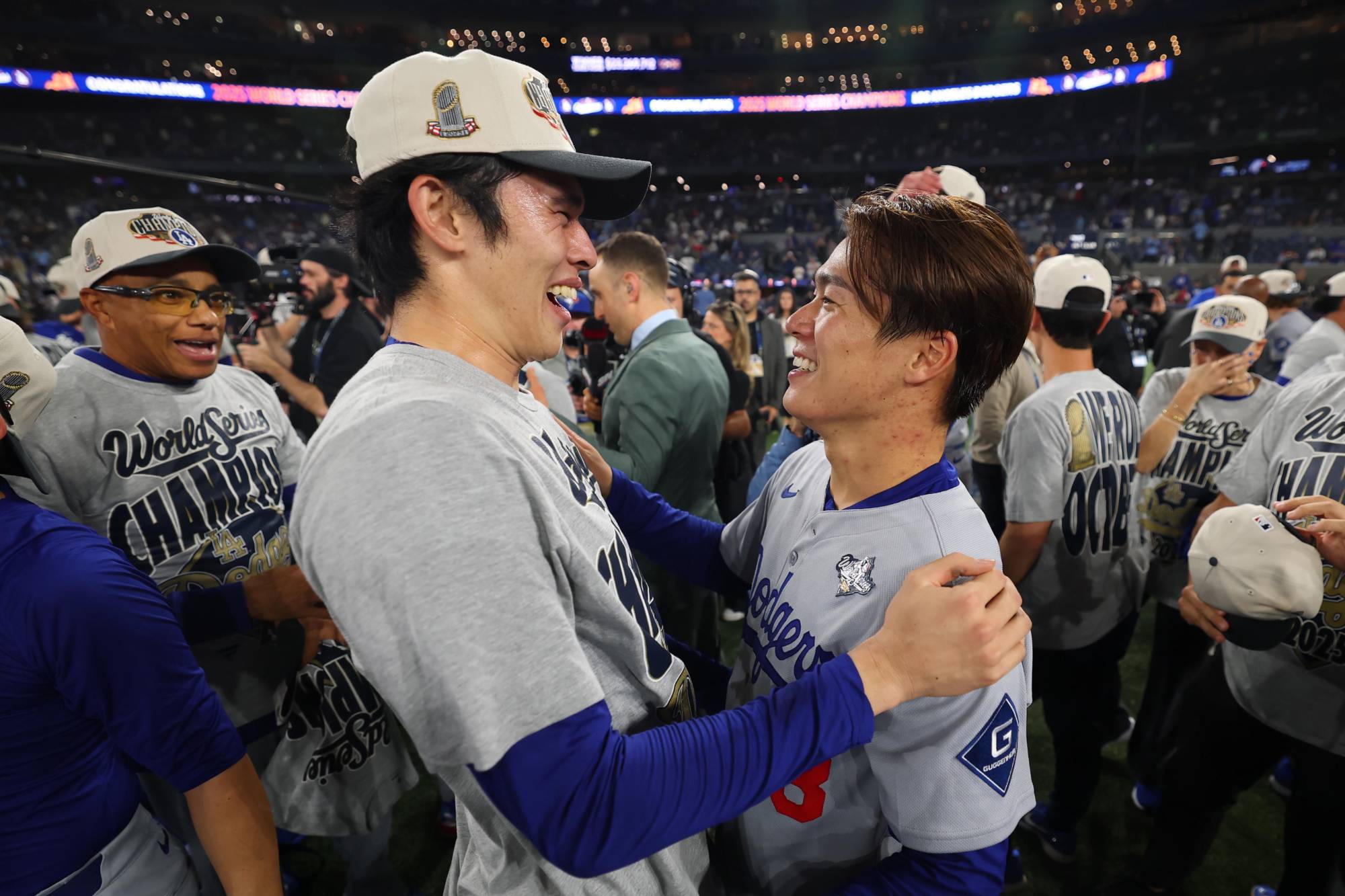 $!Yamamoto fue quien levantó la mano para lanzar el Juego 7 de la Serie Mundial 2025