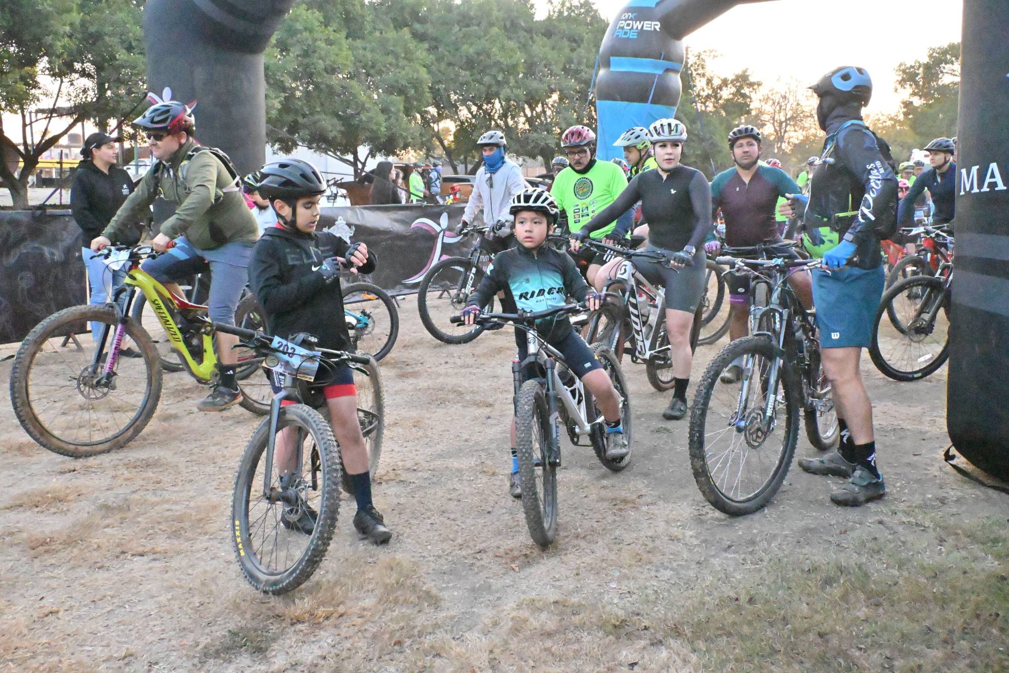 $!Toman más de 200 ciclistas el Cuarto Reto Polillas MTB Mazatlán
