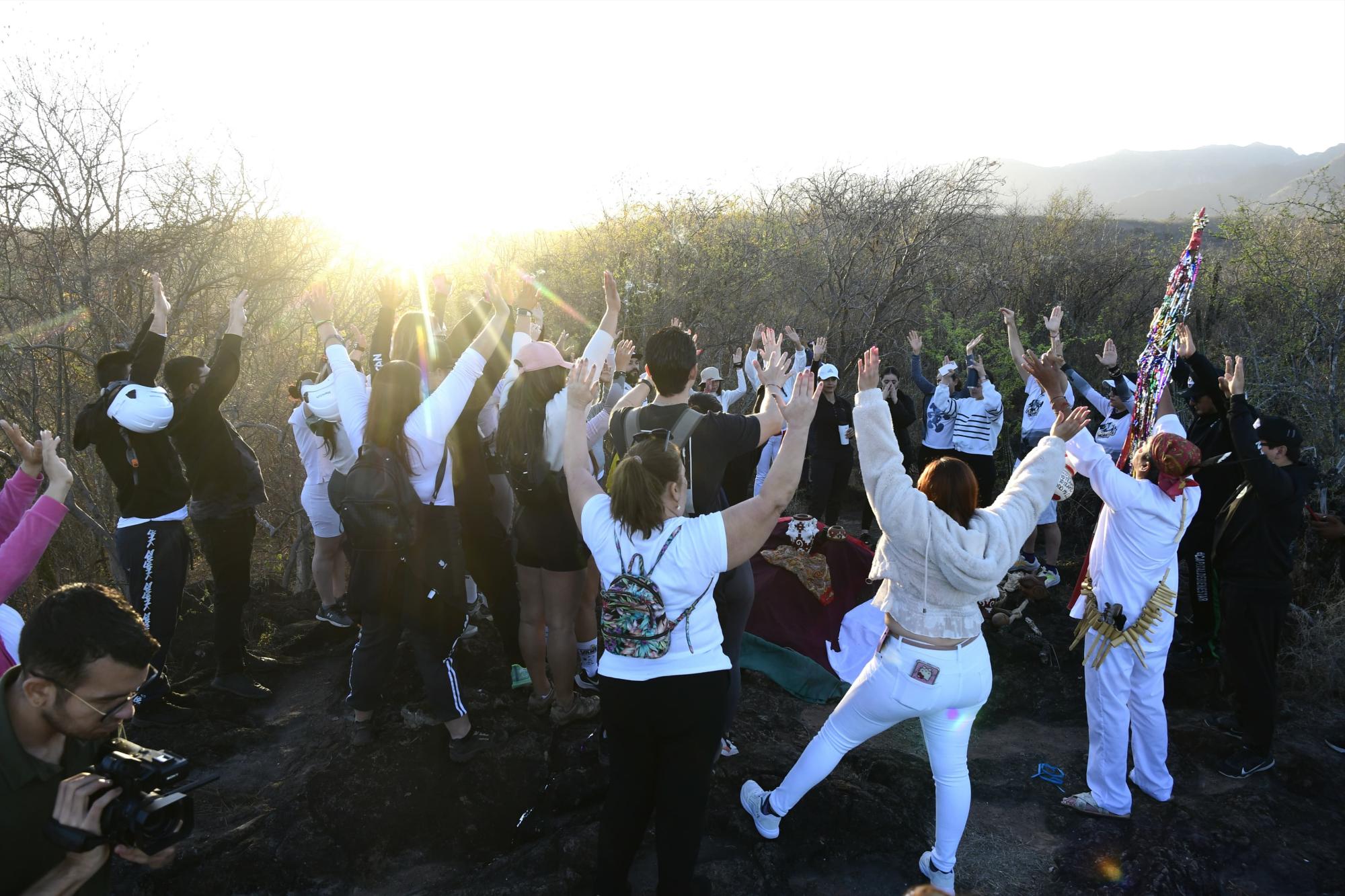 $!En el cerro de Los Chivos, en Tacuichamona, reciben el Equinoccio de Primavera