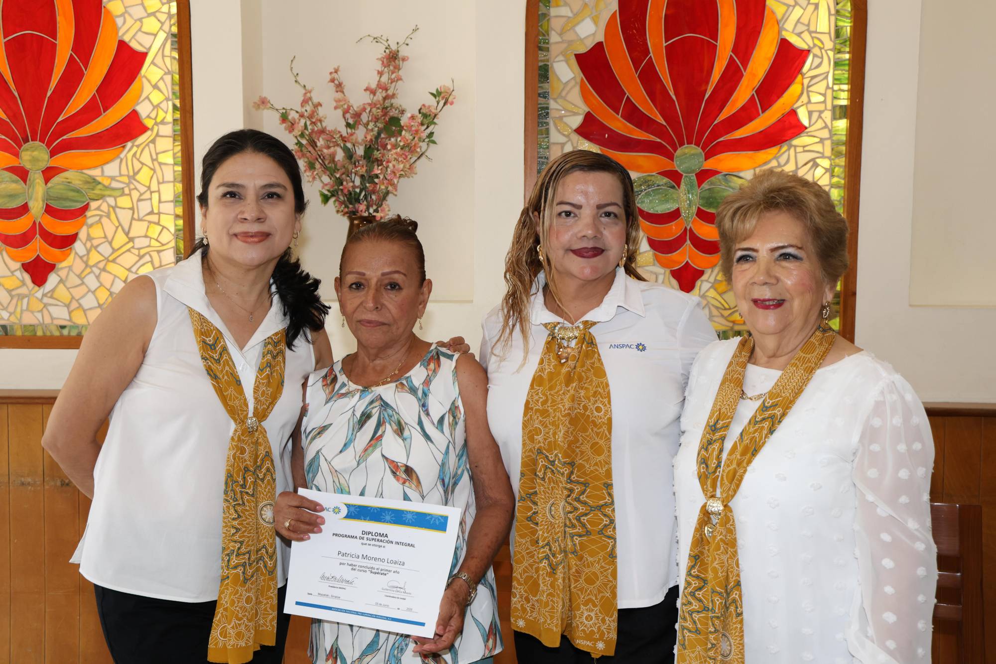 $!Patricia Morales Loaiza entre Guillermina García, Leticia Sánchez y Lucy Calleros de Soto.