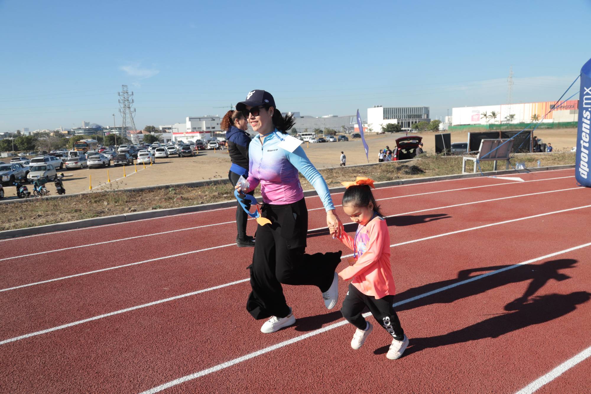 $!Leslie Zataráin y Victoria Cruz.