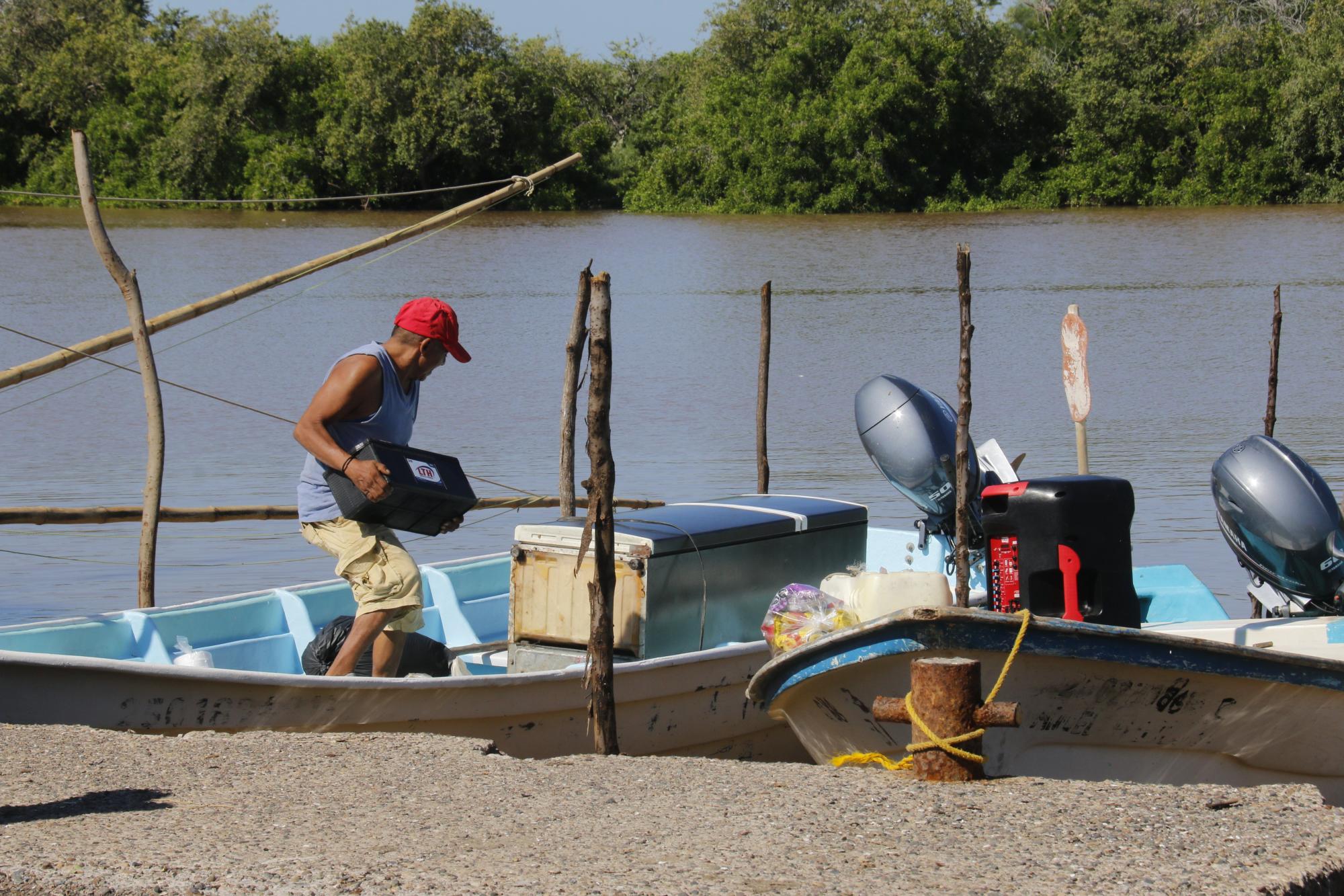 $!‘La gente no tiene ánimos’; pescadores de Navolato sacan 4 kilos por jornada