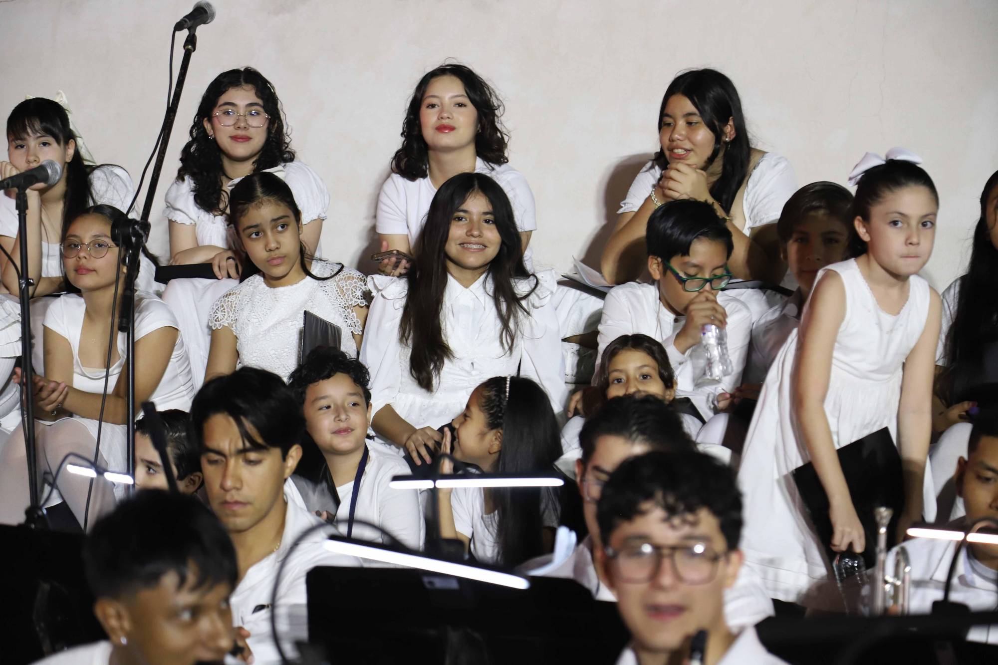 $!Algunos integrantes del Coro Infantil del Instituto de Cultura en su presentación en la velada.