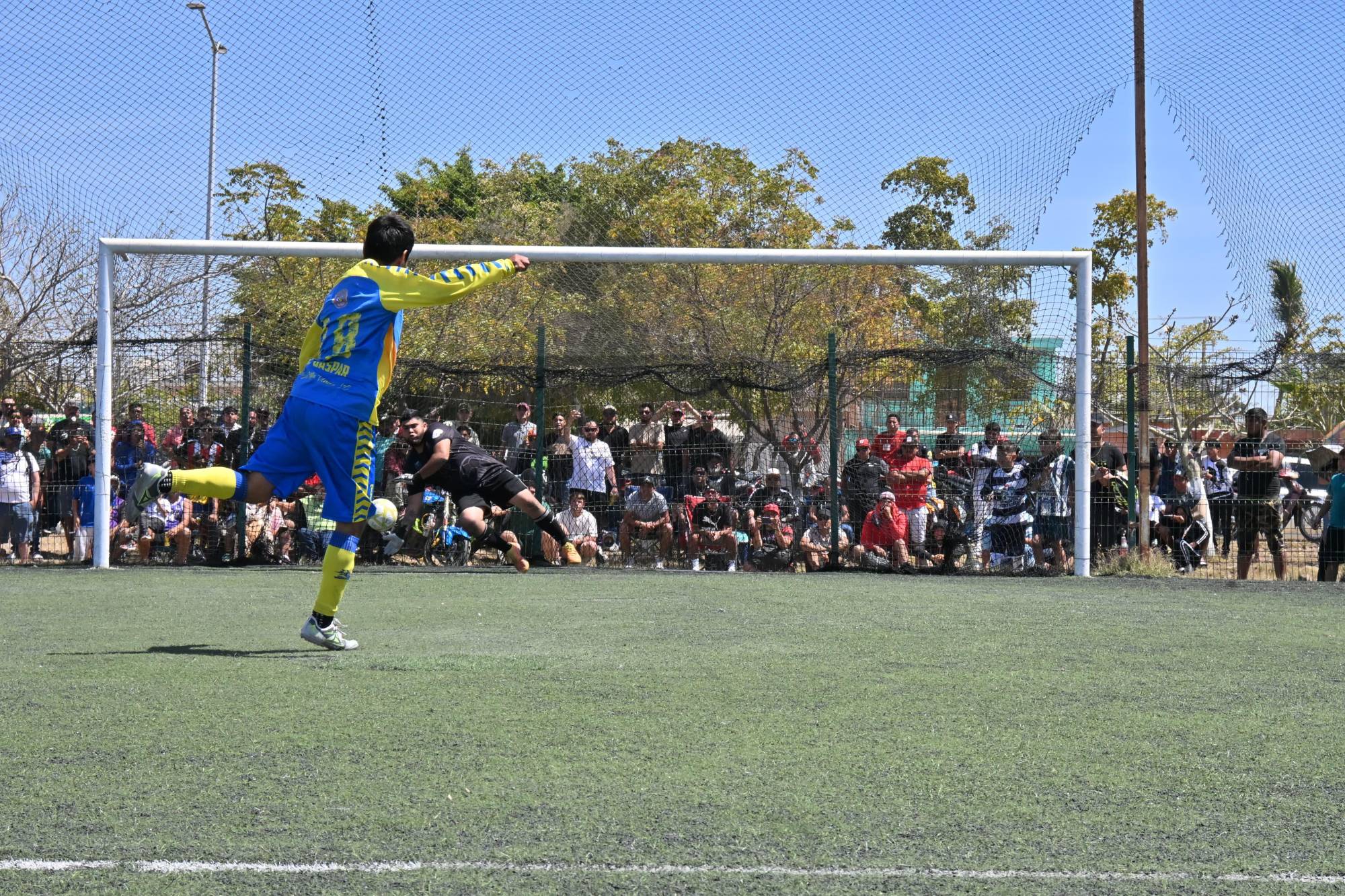 $!Se ciñe Familia Fajardo la corona de la Primera Fuerza con angustia extra