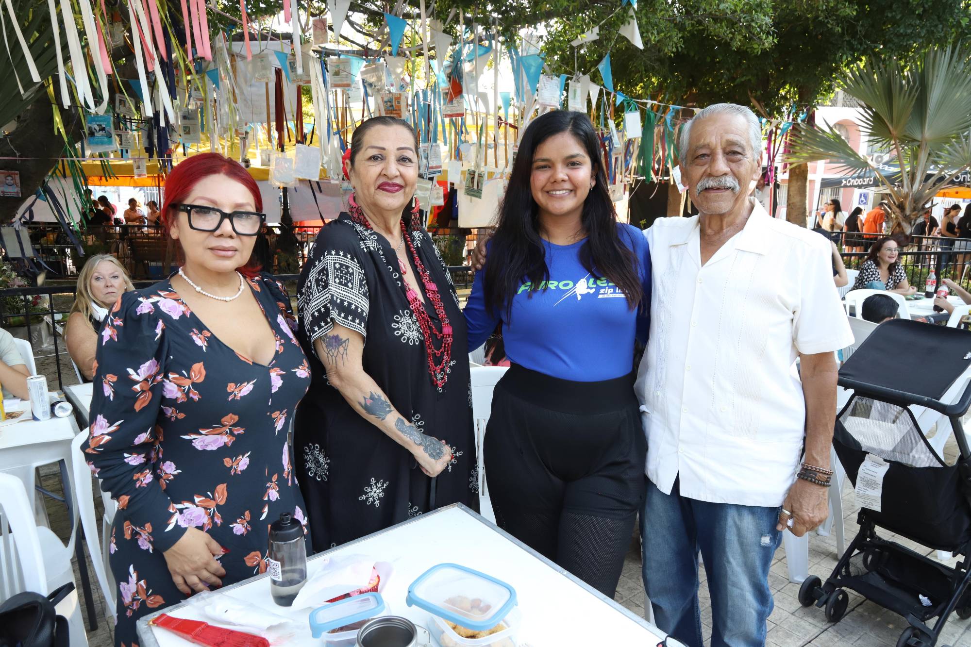 $!Iris Verenice Gómez, Rosa Luna, Fernanda Sarmiento y Juan Ramón Gómez.