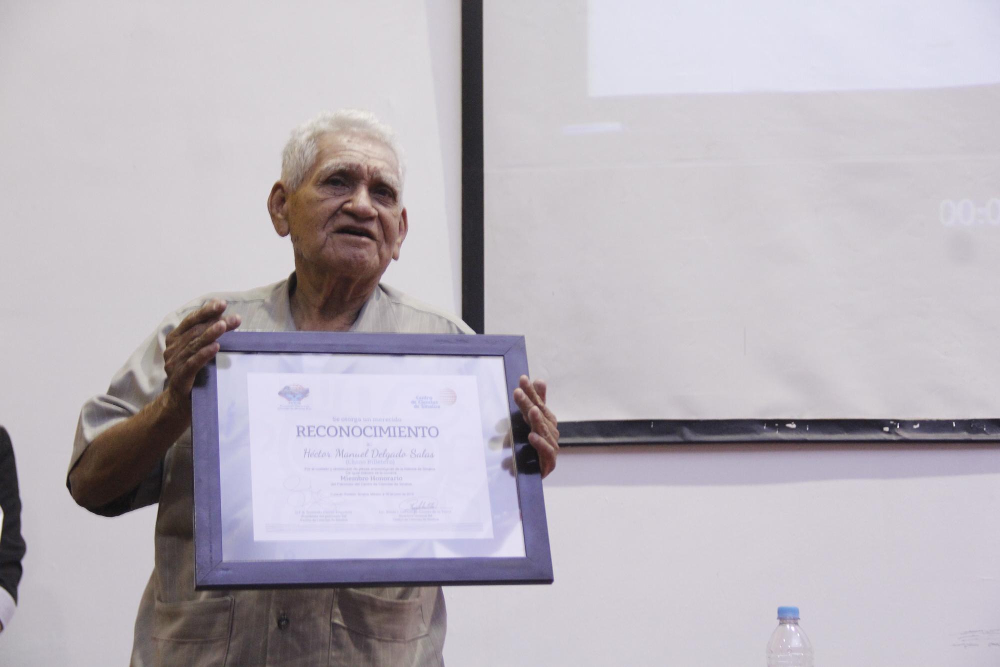 $!Reconocimiento a el chino billetero en el 2015.