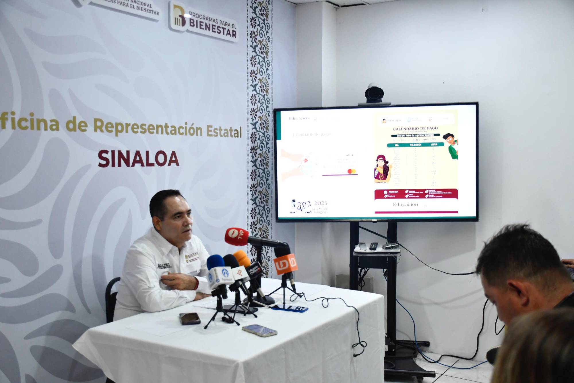 $!Presentan calendario de pago y avances en entrega de tarjetas de becas para estudiantes en Sinaloa