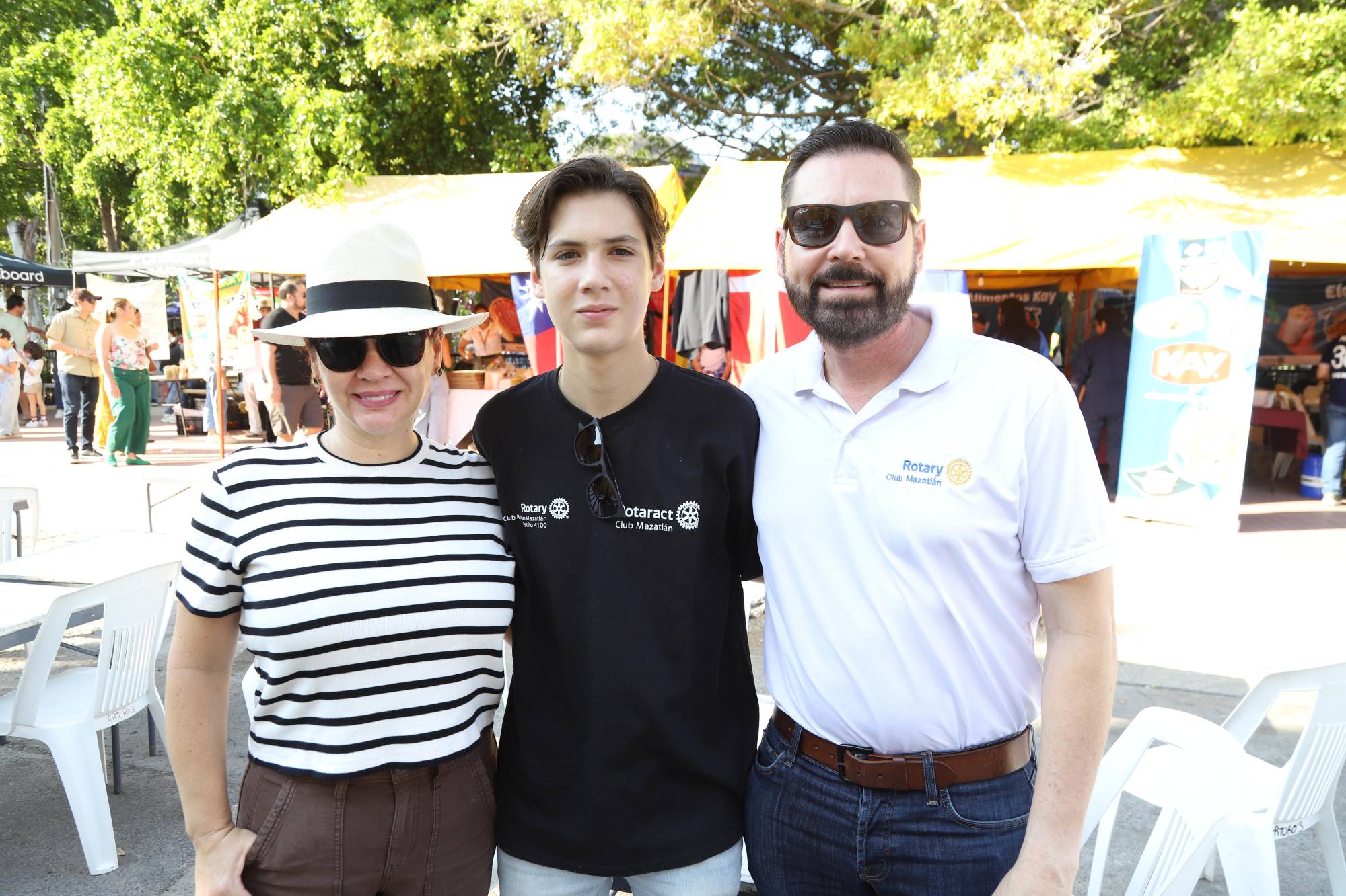 $!Íker entre sus padres, Denisse Flores de Rojas y Sergio Rojas Velarde.
