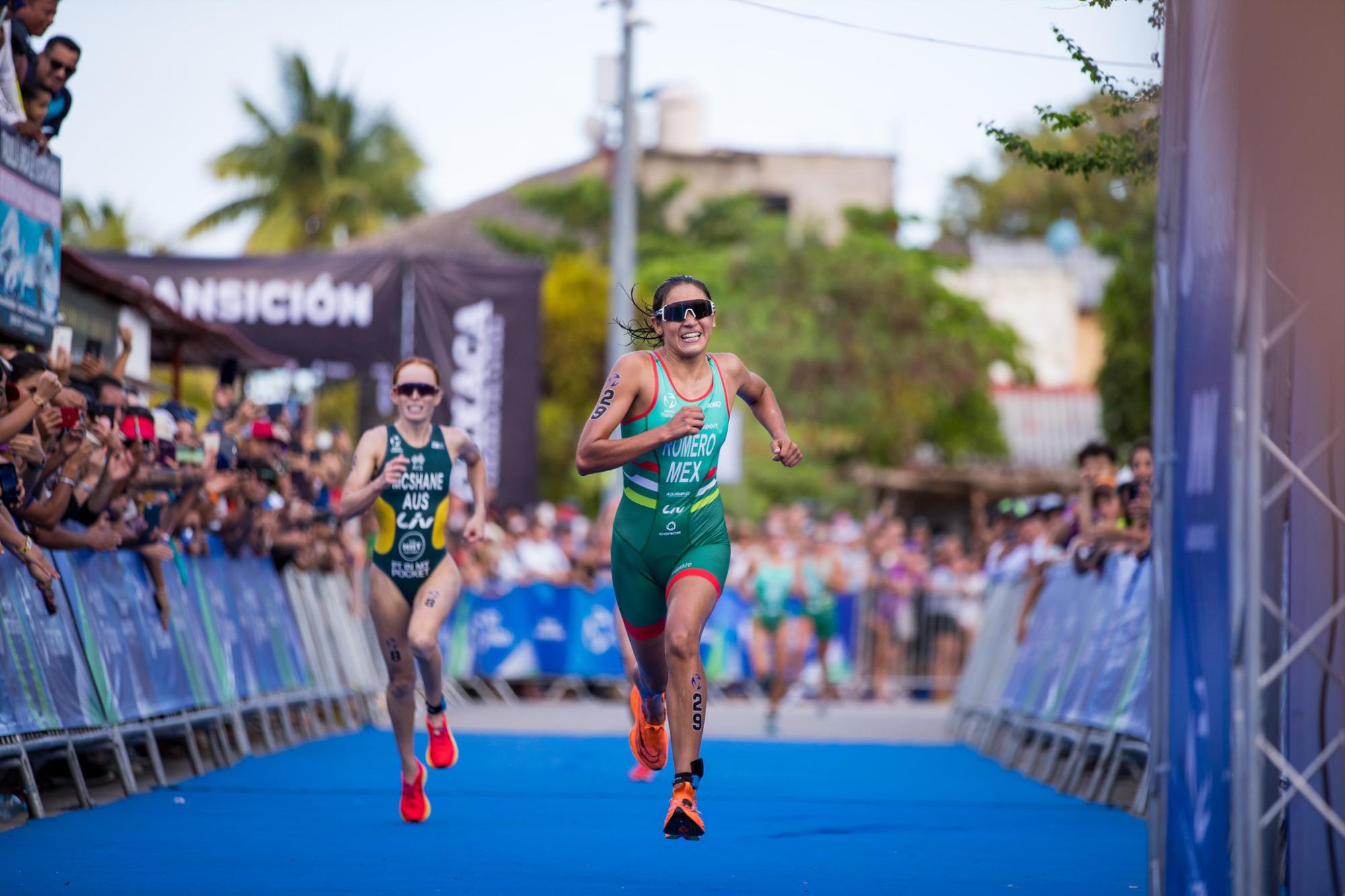 $!Triatletas mexicanos dominan Copa Mundial de Triatlón Huatulco