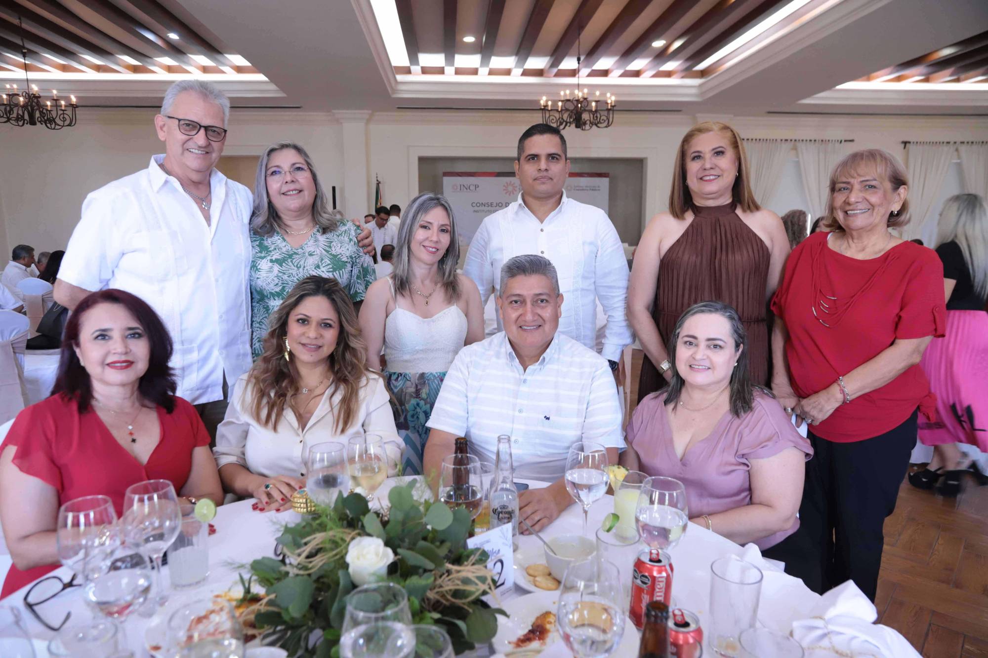 $!Una agradable tarde pasaron los invitados al cambio de mesa directiva de los contadores.