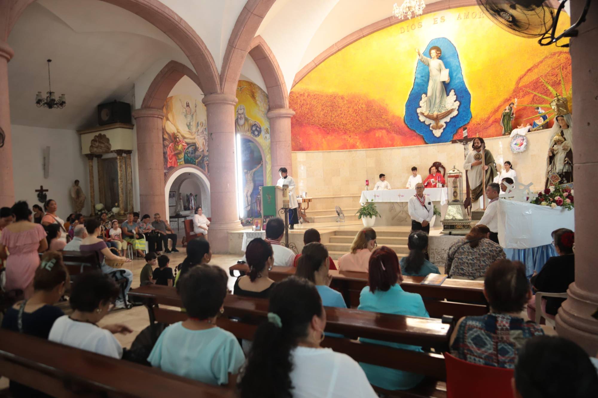 $!Piden a la reliquia de San Judas Tadeo por la paz en Mazatlán