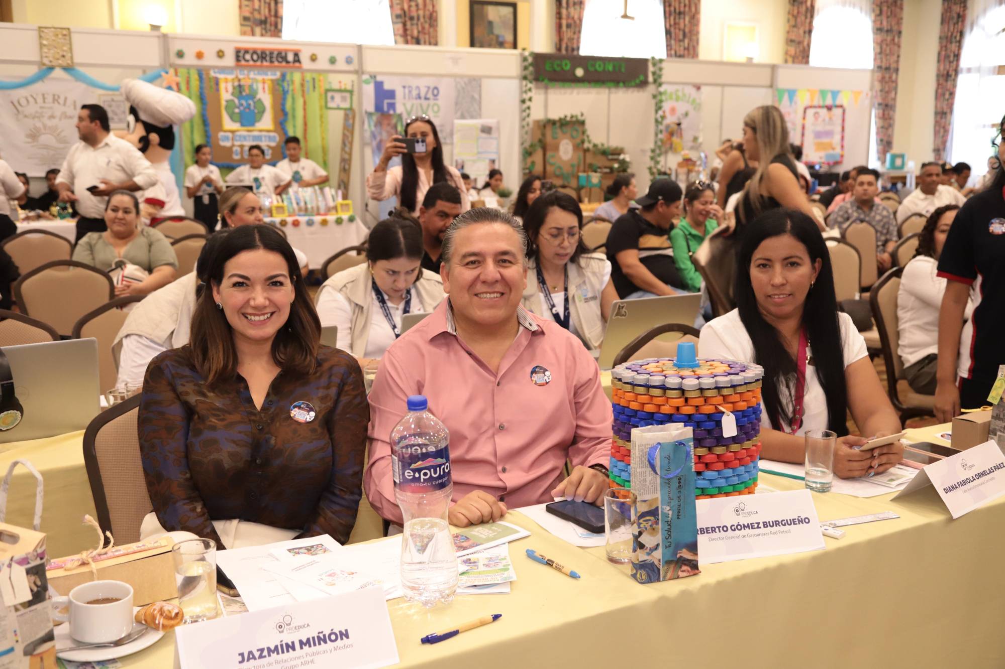 $!El jurado estuvo integrado por Jazmín Miñón, Heberto Gómez y Diana Ornelas.