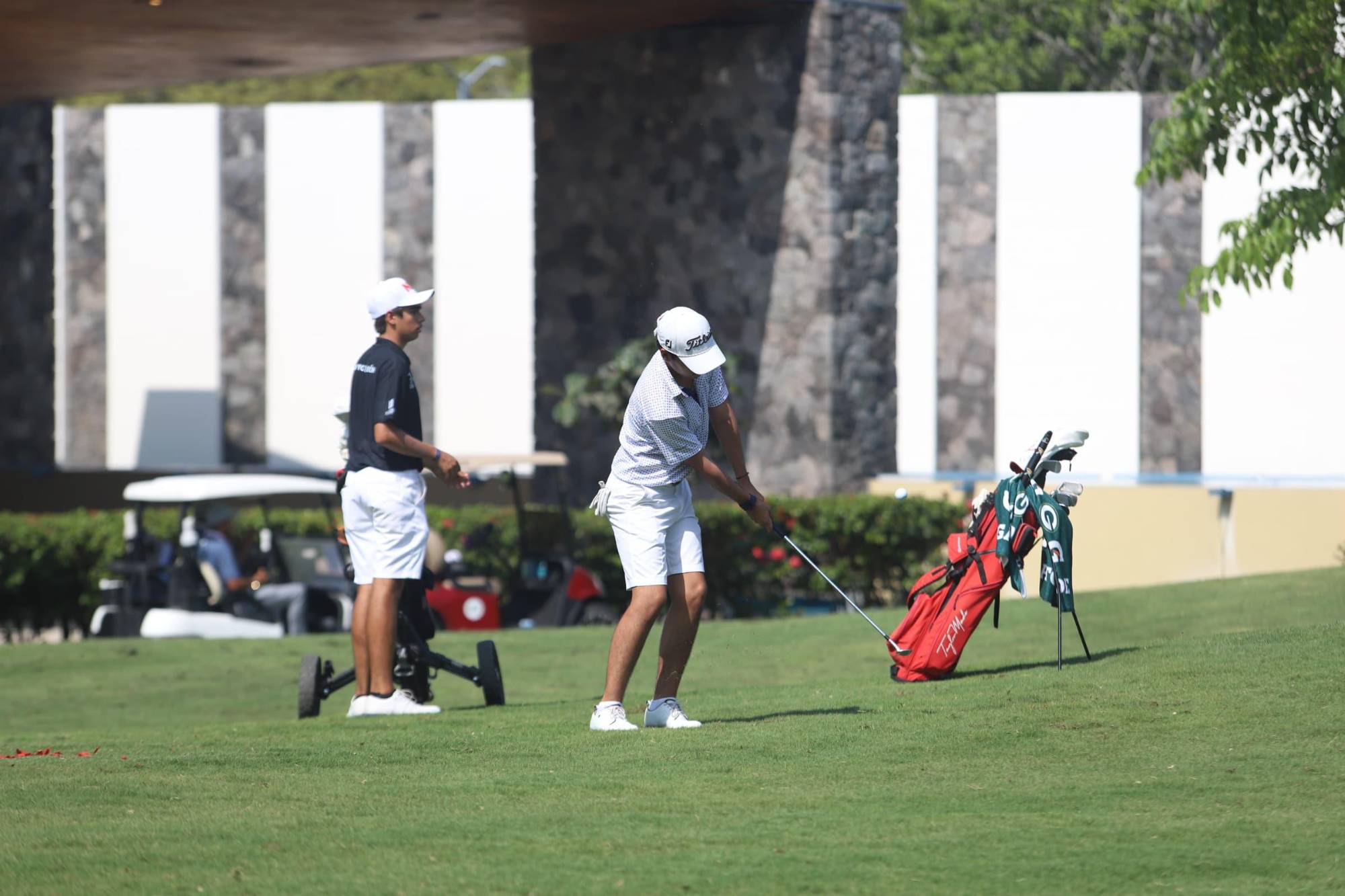 $!Se mantienen sinaloenses en la pelea en golf de la Olimpiada Nacional 2025