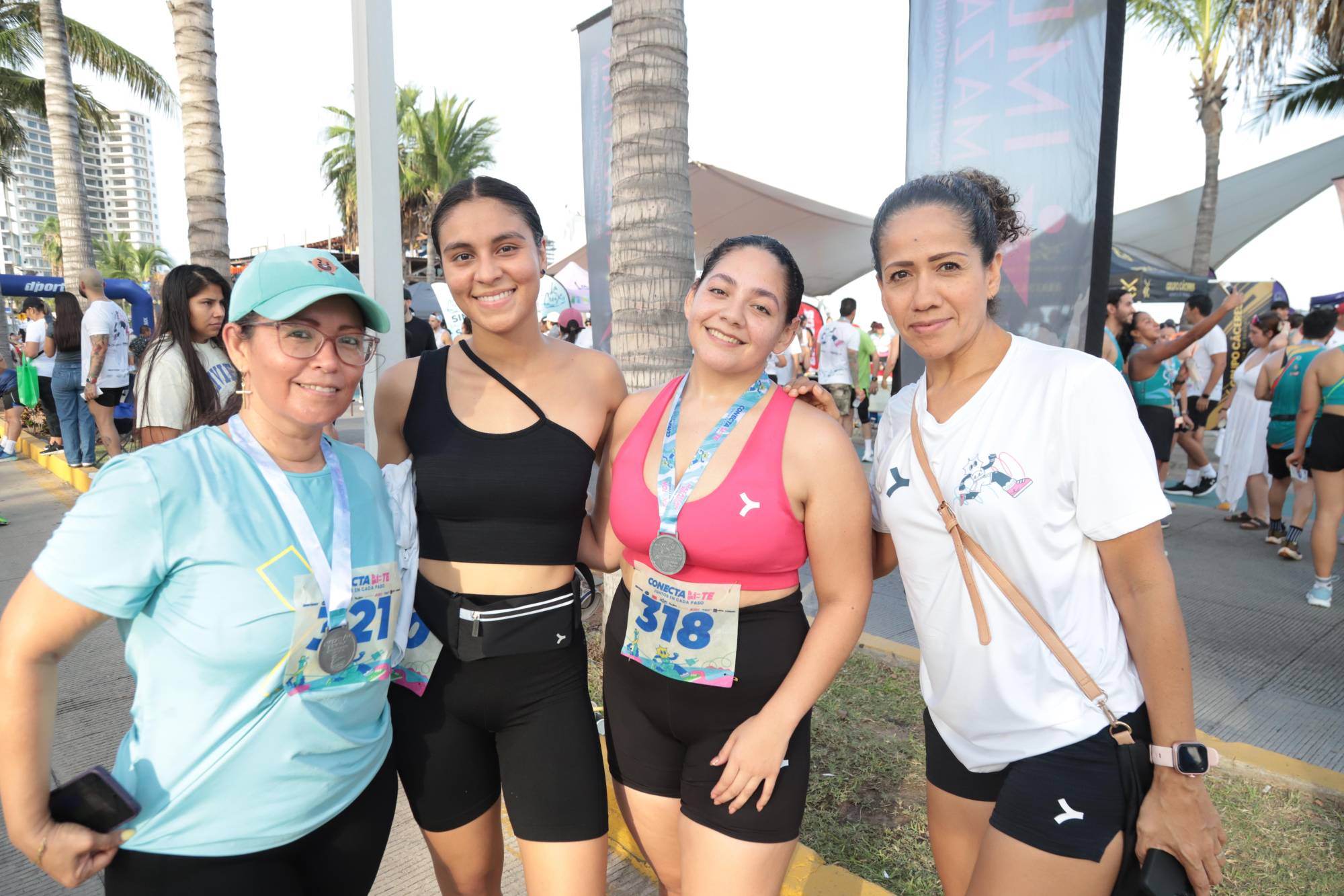 $!Ana Santos, Claudia Piña, Dana Reyes y Mayra López.
