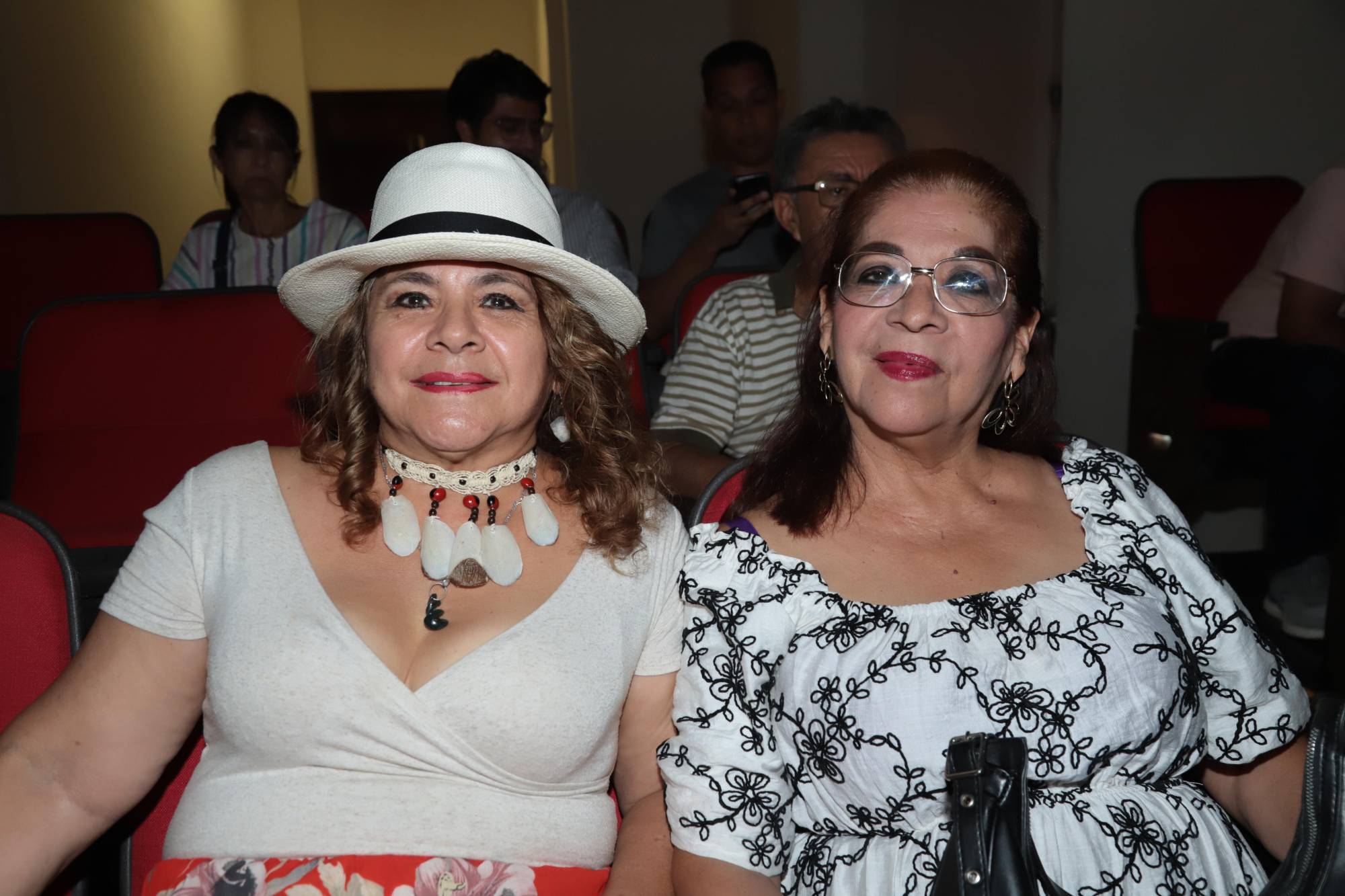 $!Perla Flores y Laura García.