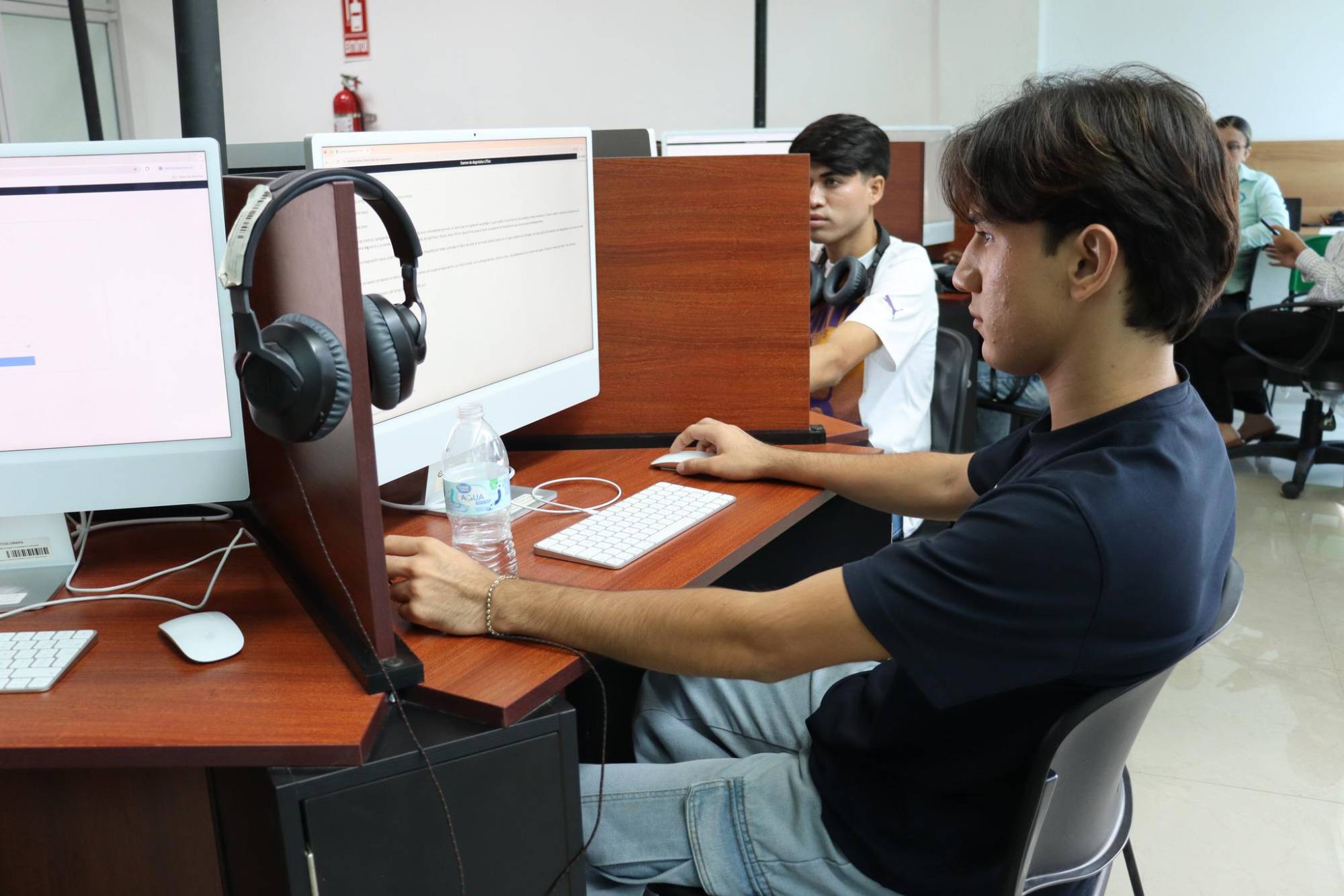 $!Aplica UTEsc segundo examen de ingreso a 110 nuevos aspirantes.