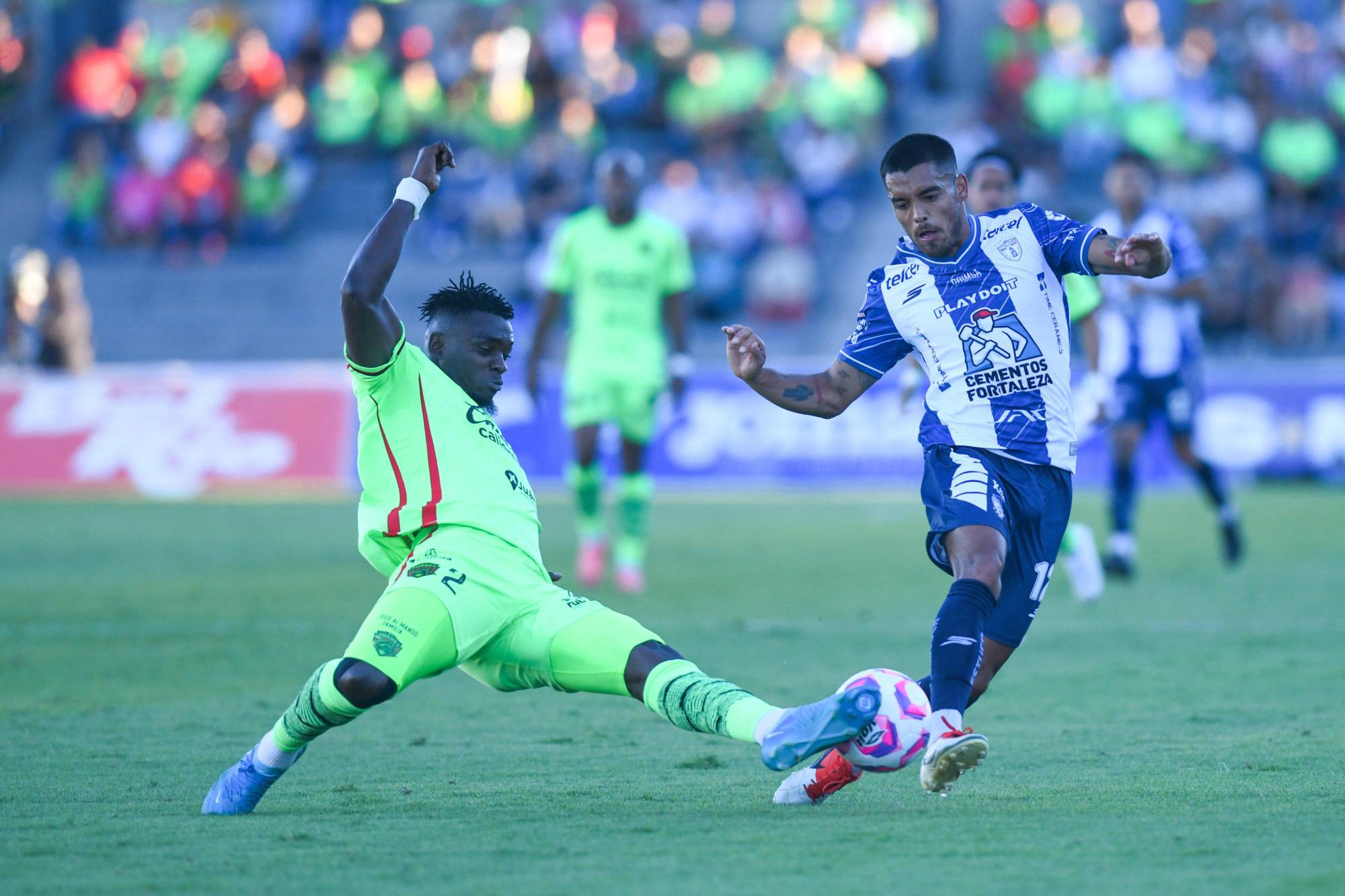 $!Toluca golea 4-0 a Querétaro y se consolida como líder del Apertura 2025