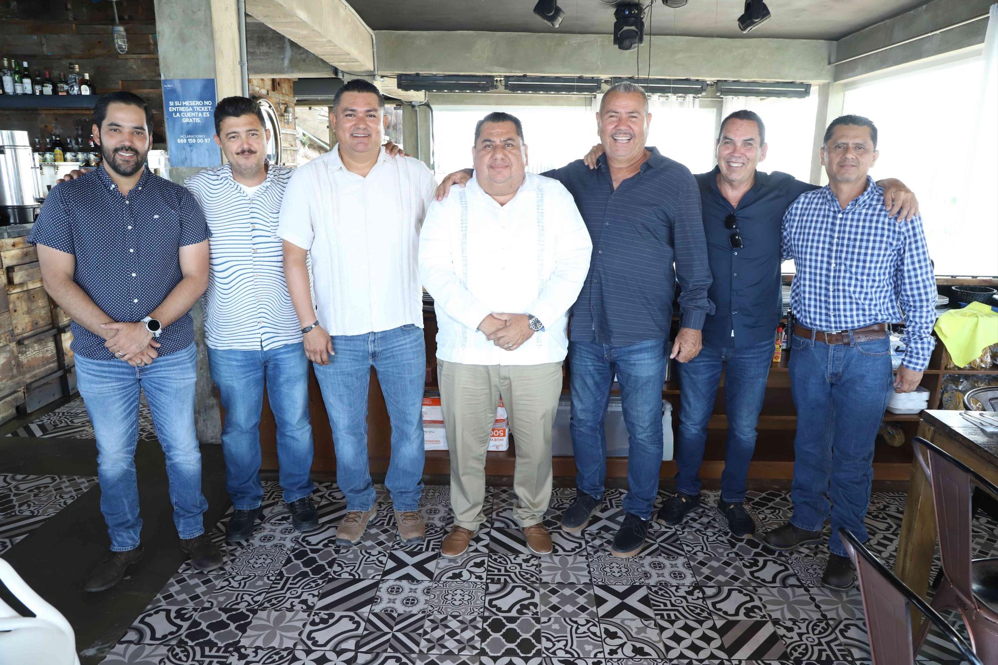 $!Luis Bernal, Luis Zataráin, Fabián Canizález, Juan Andrés Barrón, José María Velarde, Roberto Cabanillas y Carlos Miranda, integrantes del Consejo Directivo.