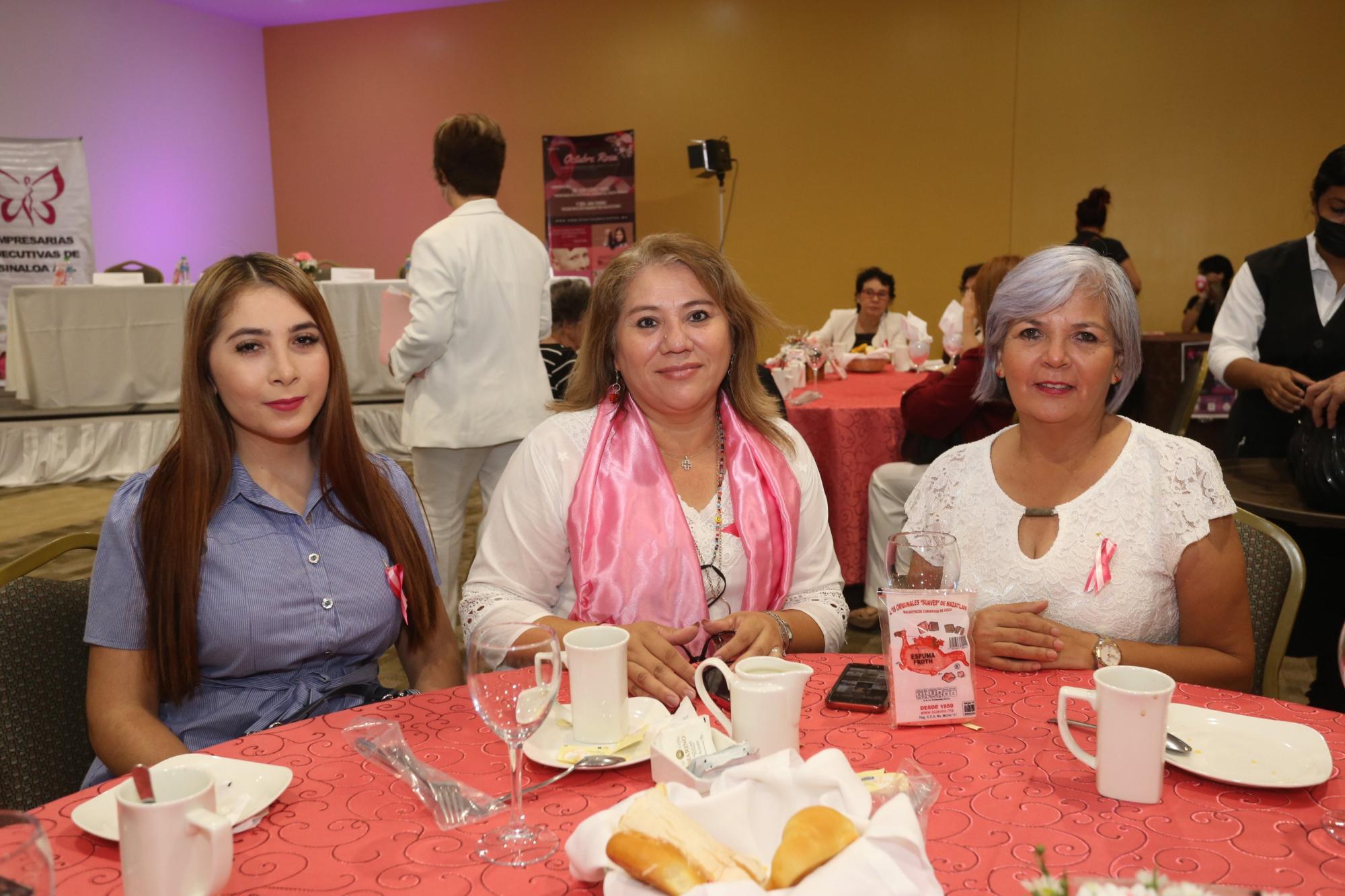 $!Blanca Rodríguez, Yovana Gaxiola y María del Carmen García.