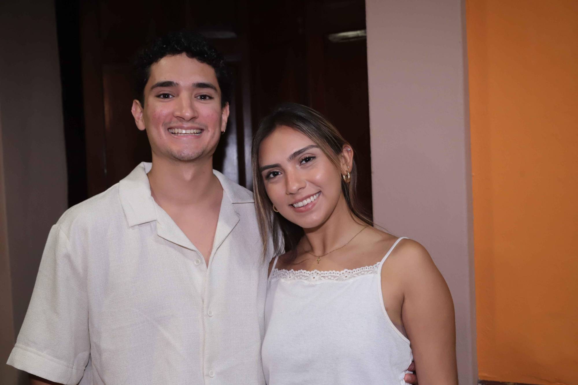 $!Marco Esparza y Andrea Rubio.