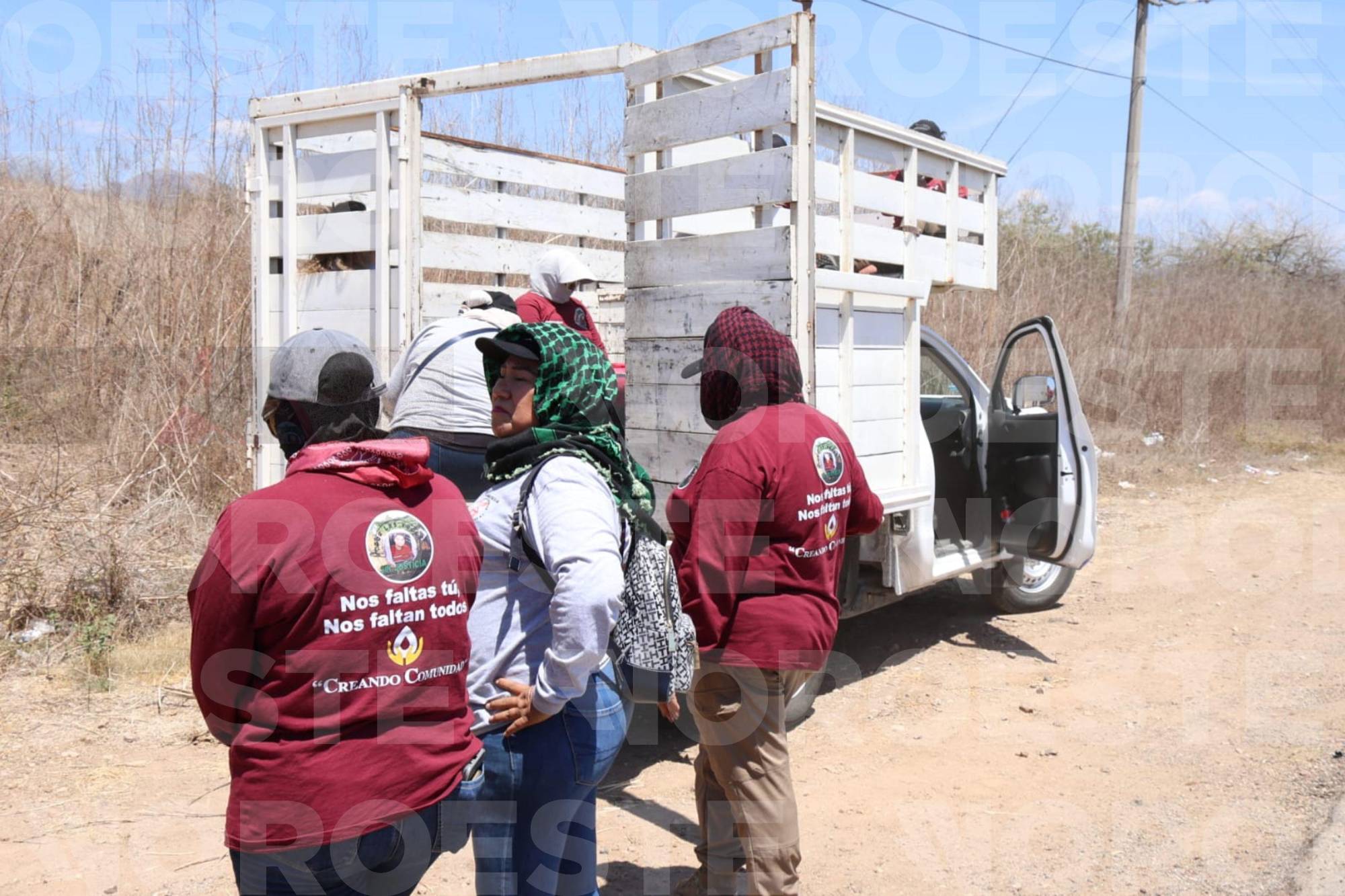 $!Buscadoras de Mazatlán encaran a funcionarias estatales para exigir apoyos y las ignoran