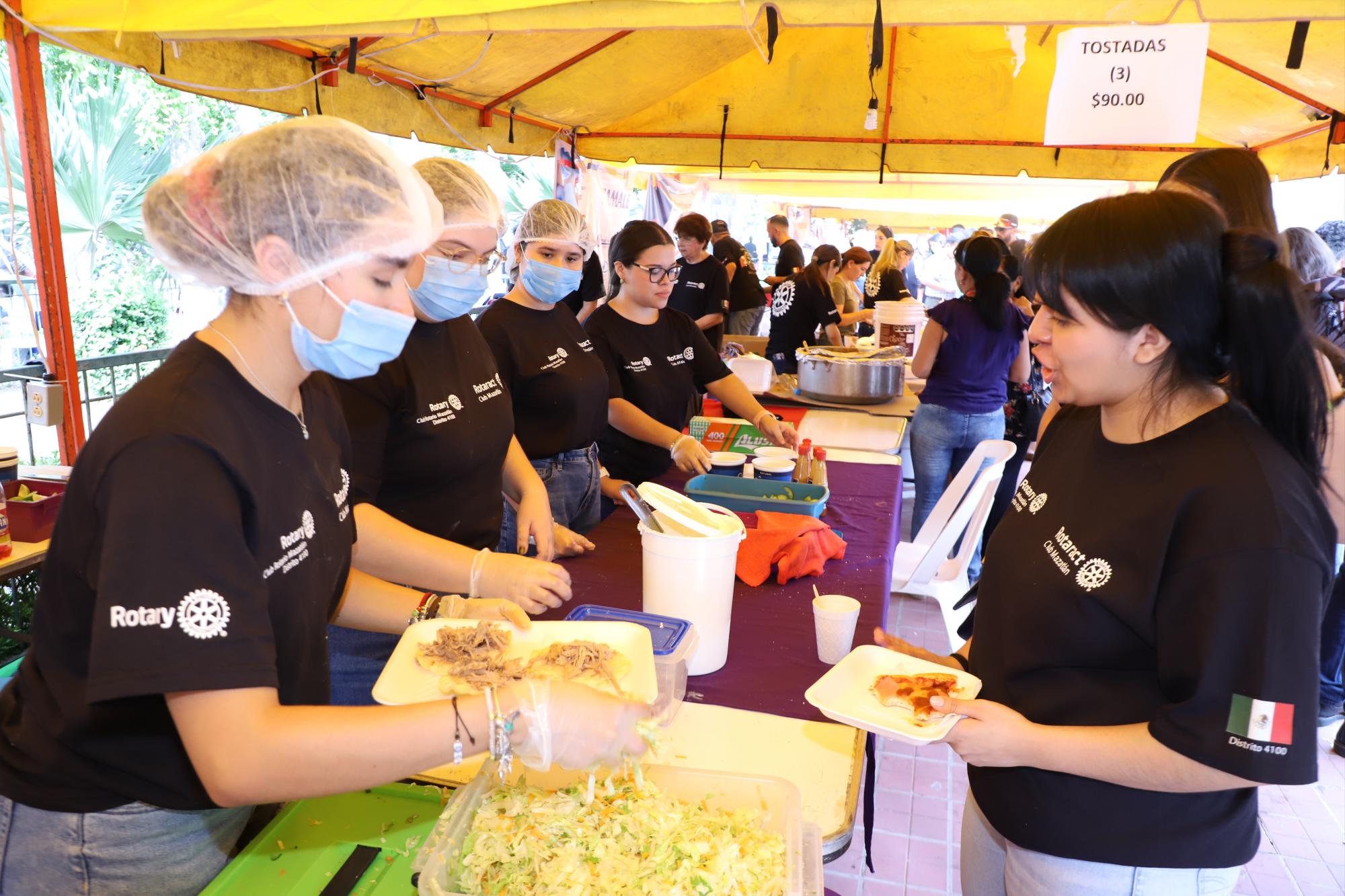 $!Antojitos mexicanos se vendieron en el evento recaudatorio.