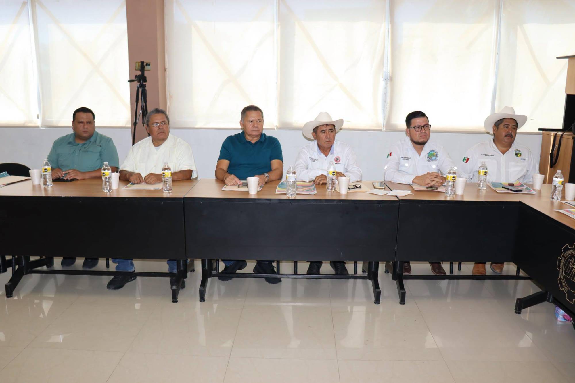 $!Presentan IV Congreso Nacional del Mango de UTEsc a autoridades y representantes del sector