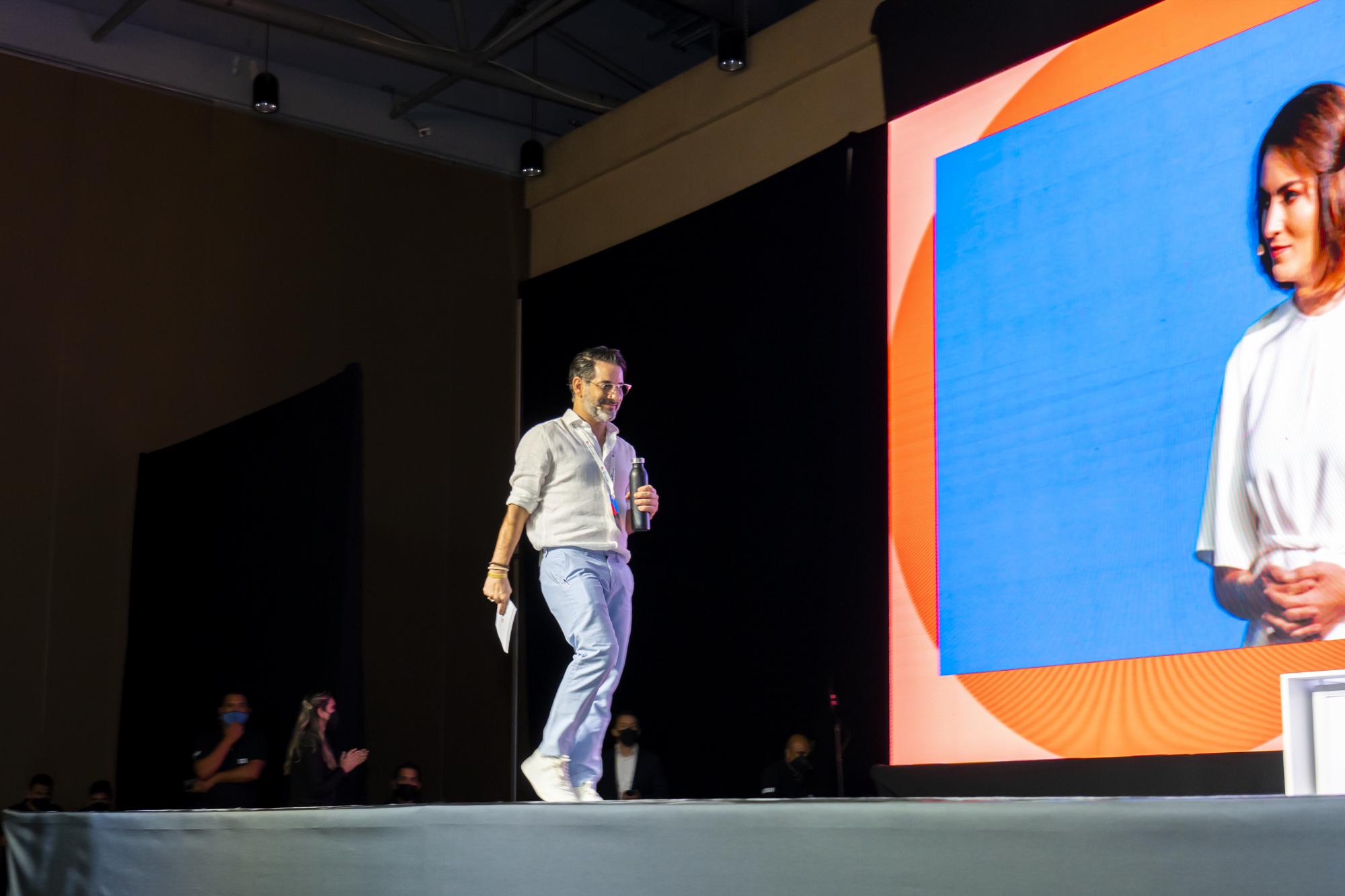 $!El actor Miguel Rodarte propone dar certificación social y ambiental a empresas de la región del Mar de Cortés