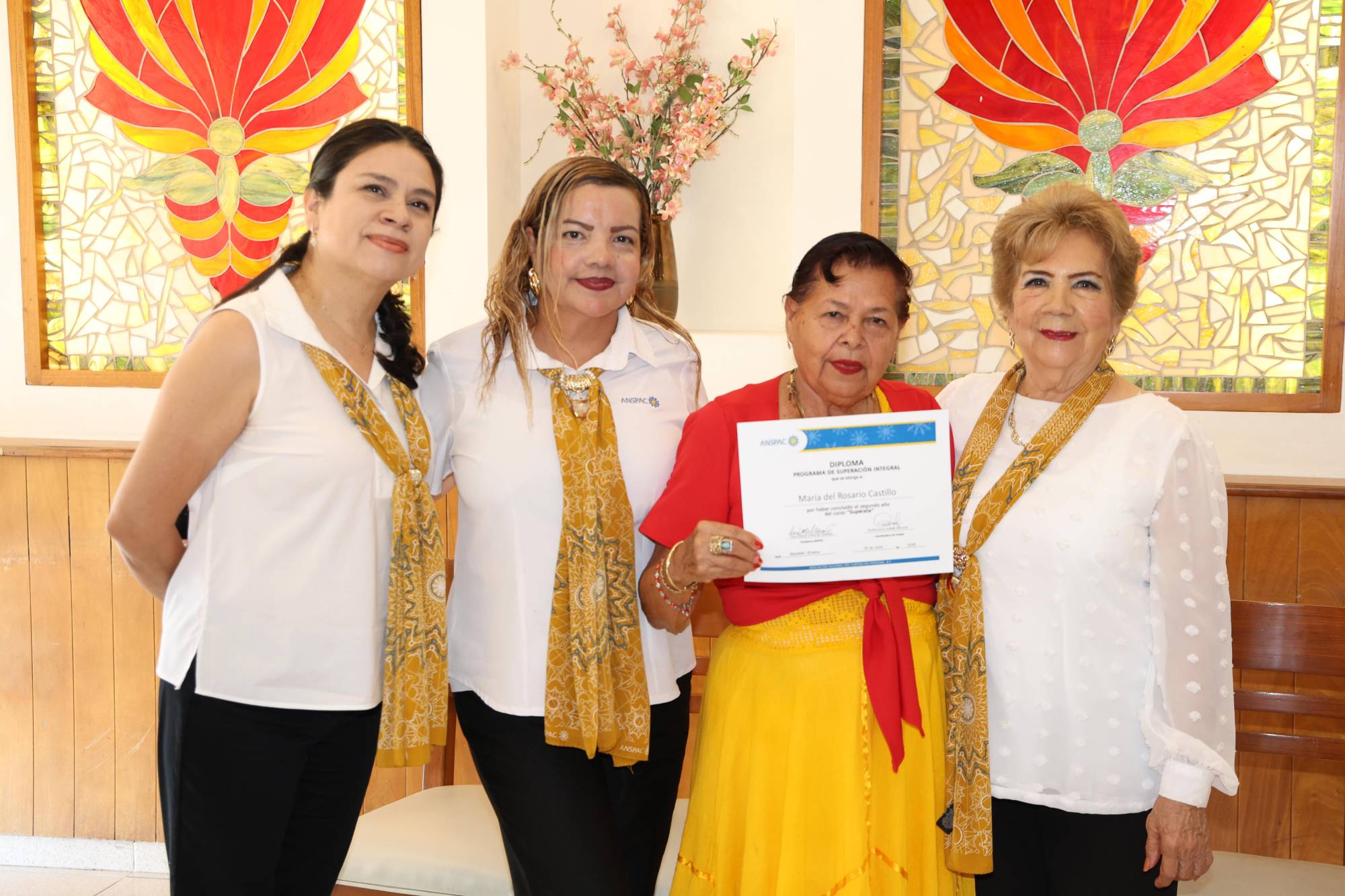 $!María del Rosario Castillo entre Guillermina García, Lucy Calleros de Soto y Leticia Sánchez.