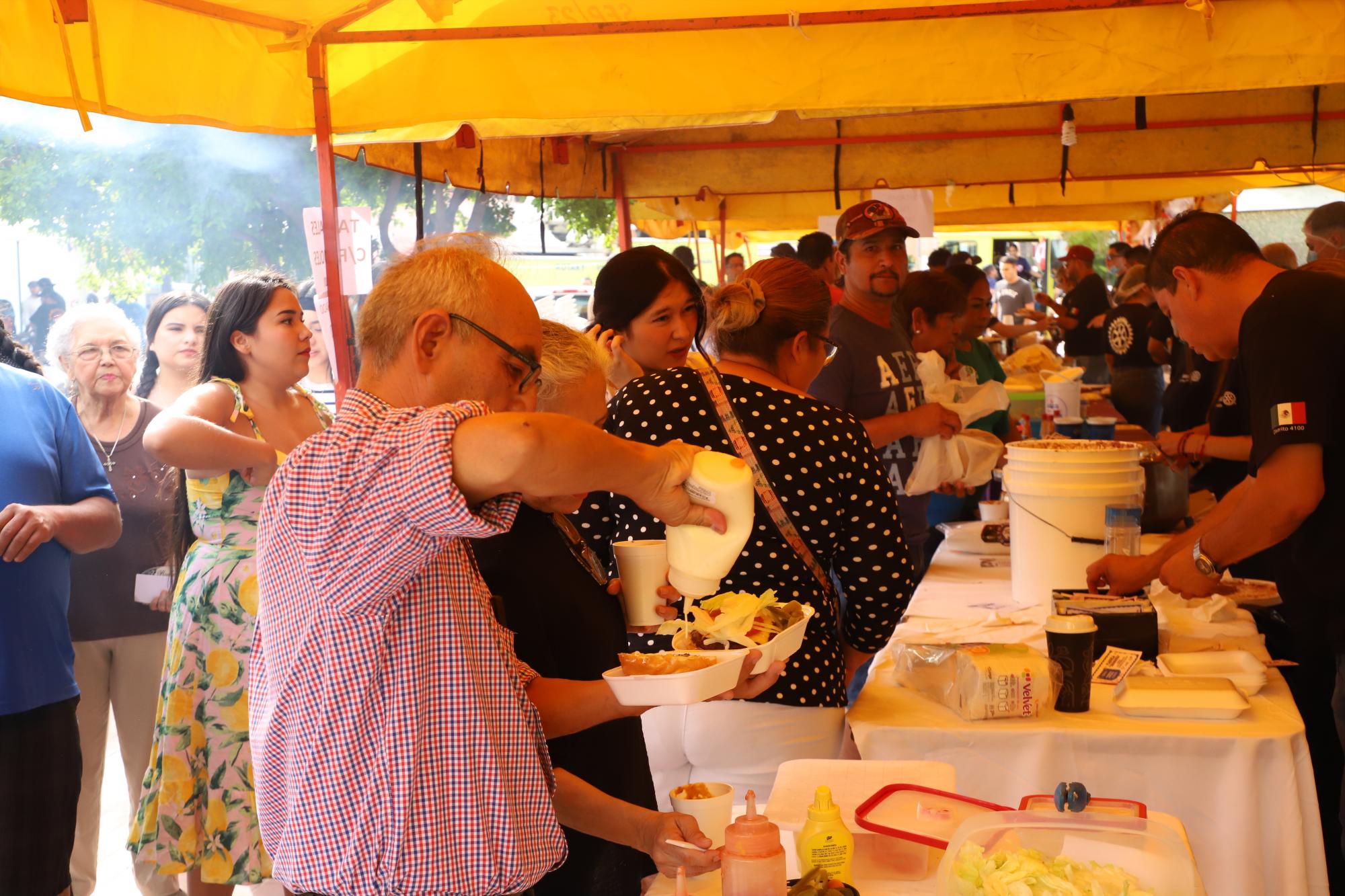 $!Diversos platillos se vendieron en los stands.