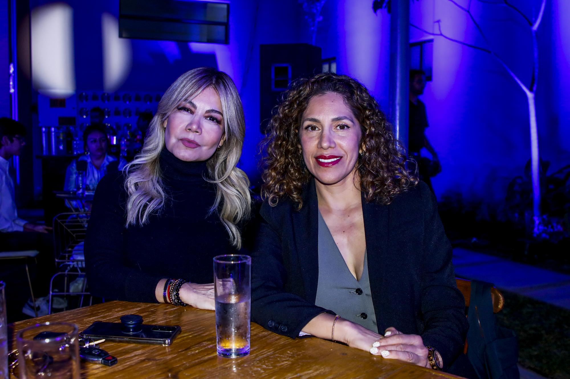 $!Claudia Flores y Jannet Arreola.