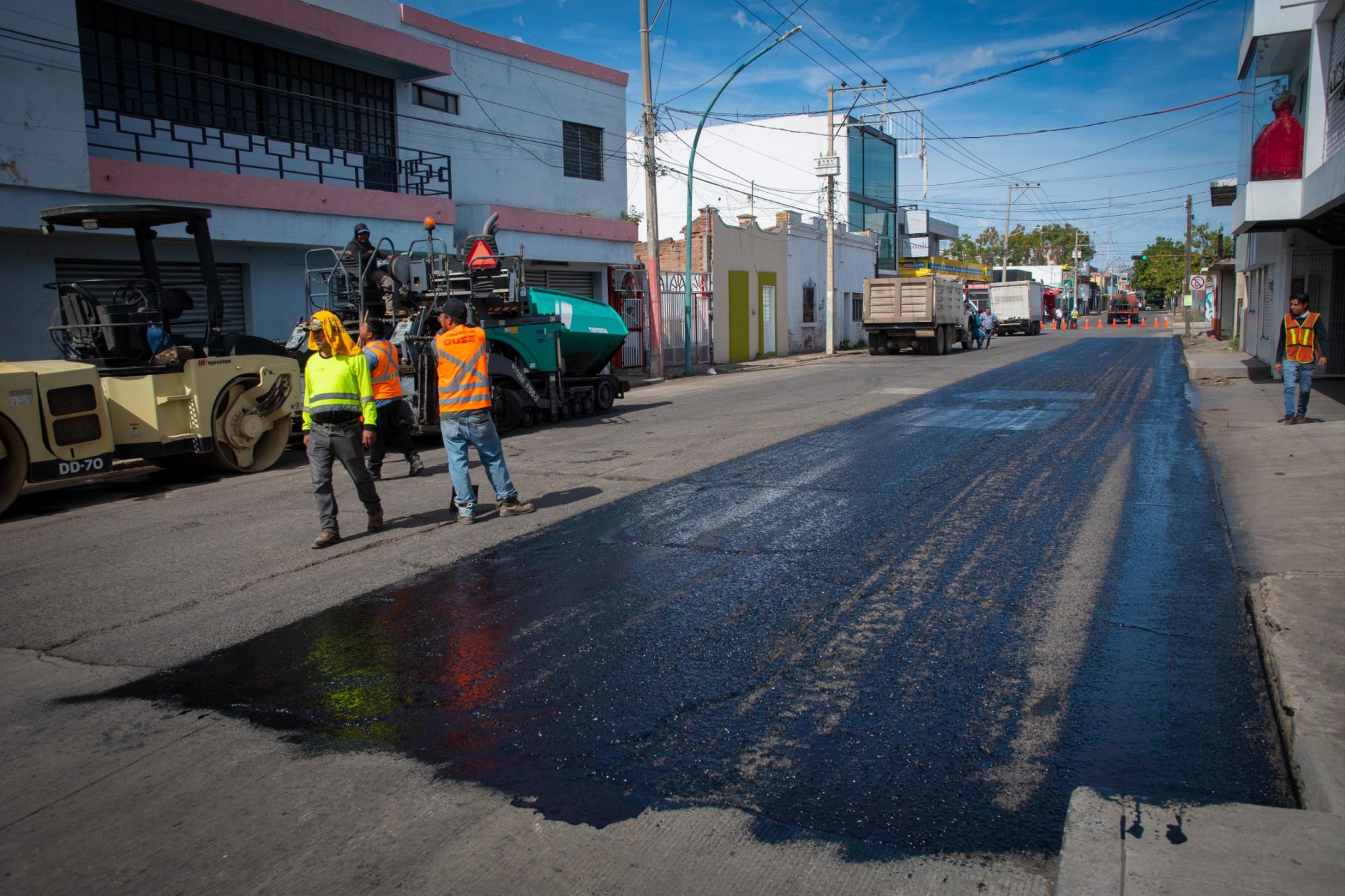$!Arrancan obras de reencarpetado en avenida Nicolás Bravo, en Culiacán