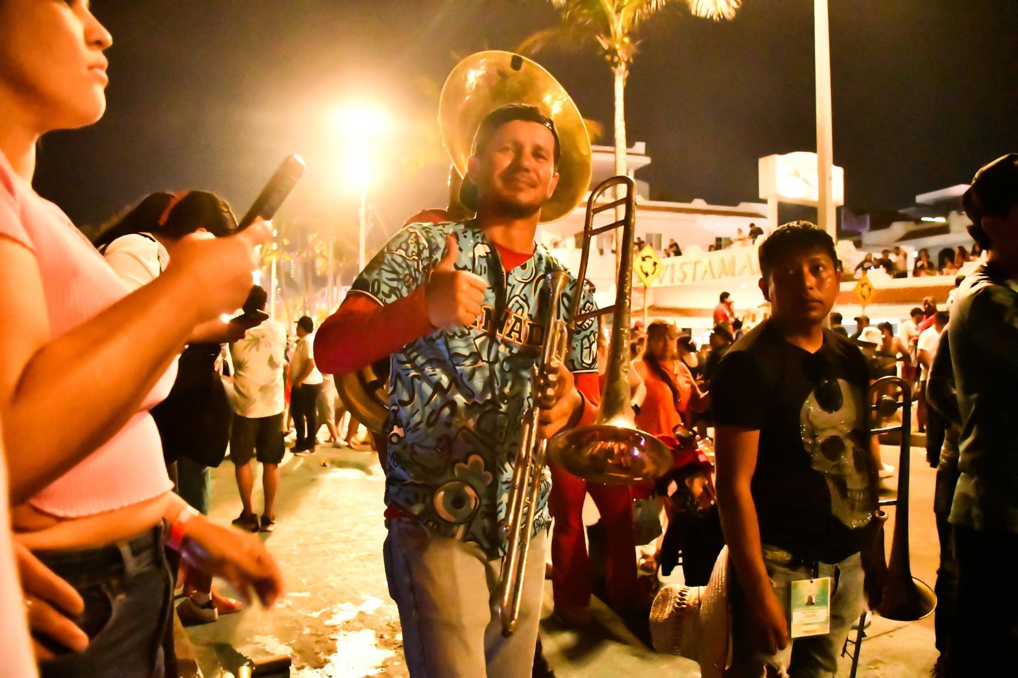 $!Disfrutan miles de fiesta motorizada en Mazatlán