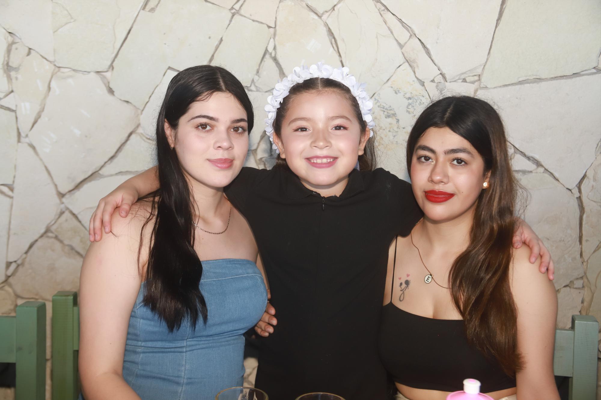 $!Nicole Vizcarra, Ángela Victoria Galván y Michell Rodríguez.