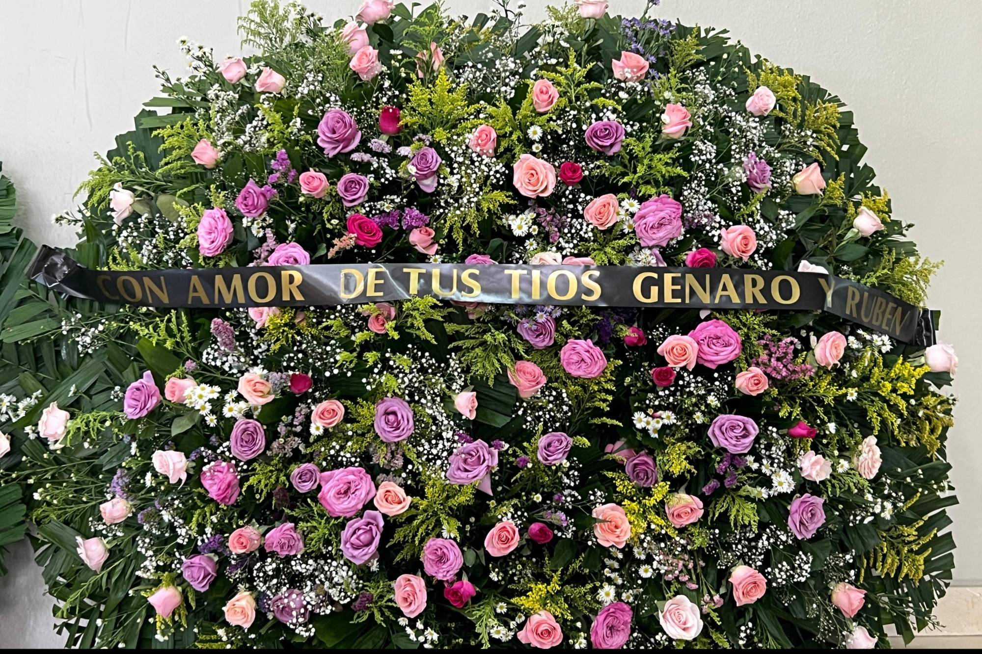 $!Entre flores y sus peluches favoritos, familiares despiden a niñas asesinadas en Badiraguato