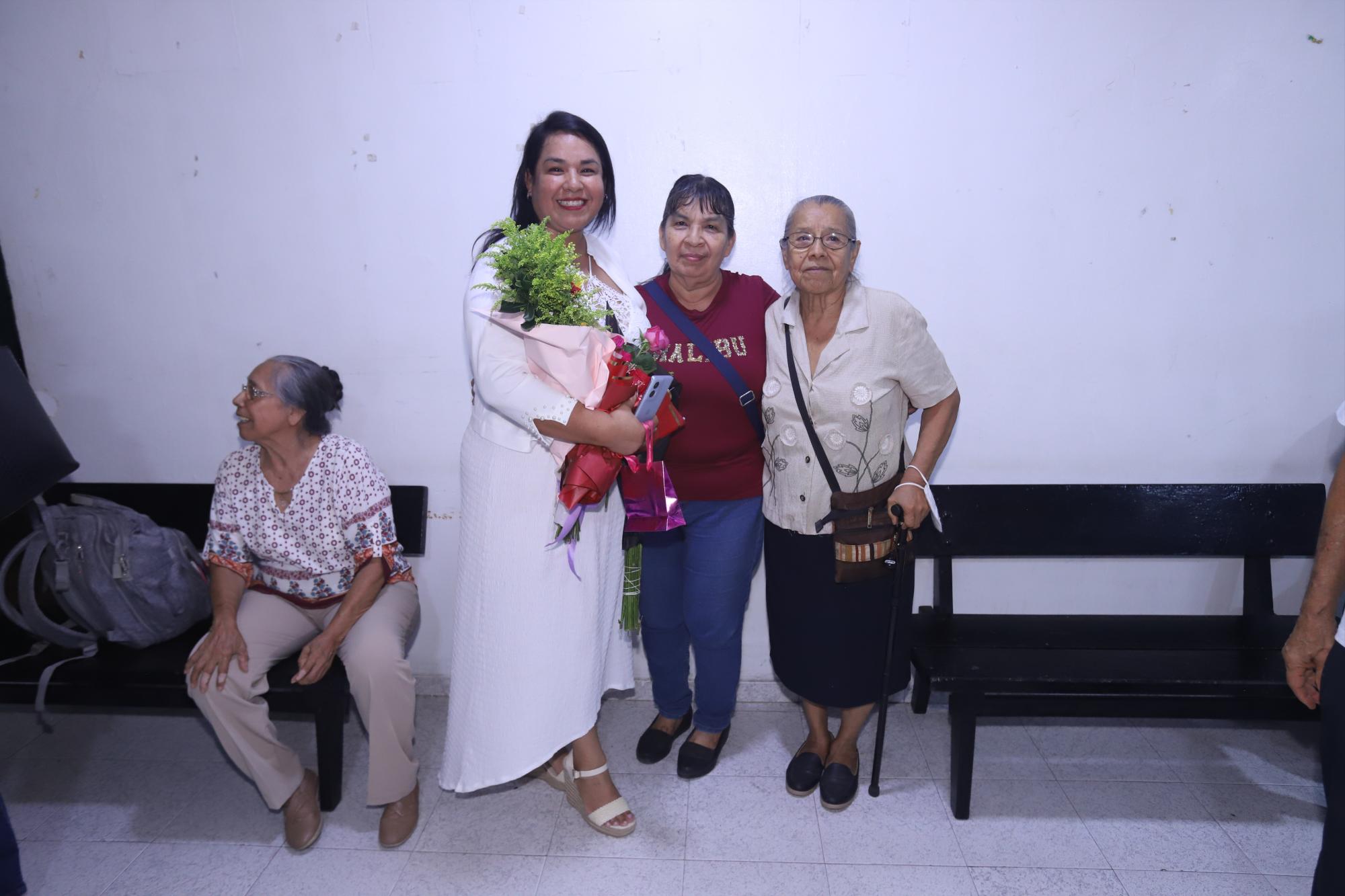 $!Familiares y amigos acompañaron a Nadia Magdalena ese día tan especial.