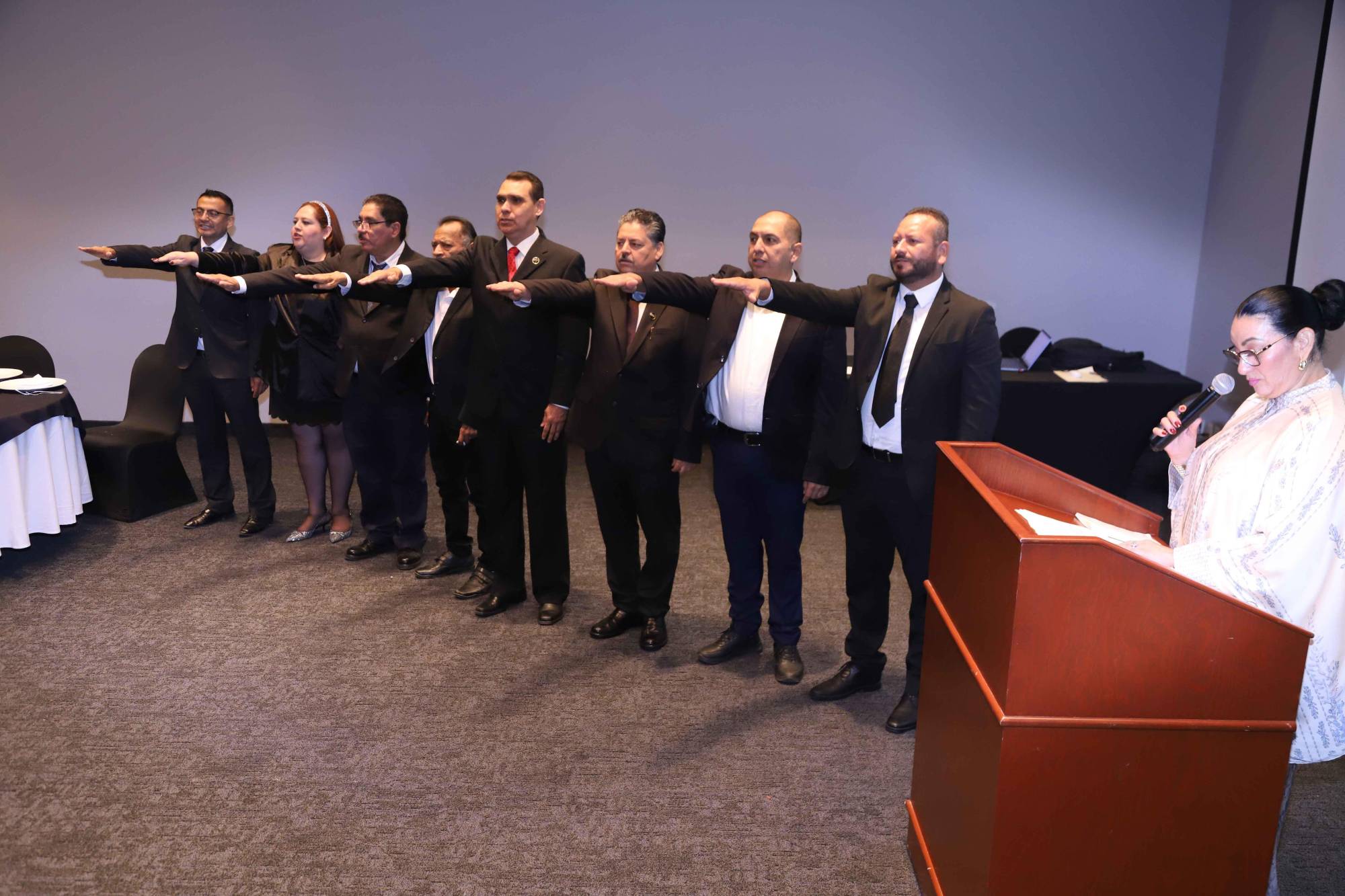 $!Mayra Margot Jáuregui Chávez, delegada del Instituto Catastral del Estado Zona Sur, toma protesta al nuevo consejo directivo.