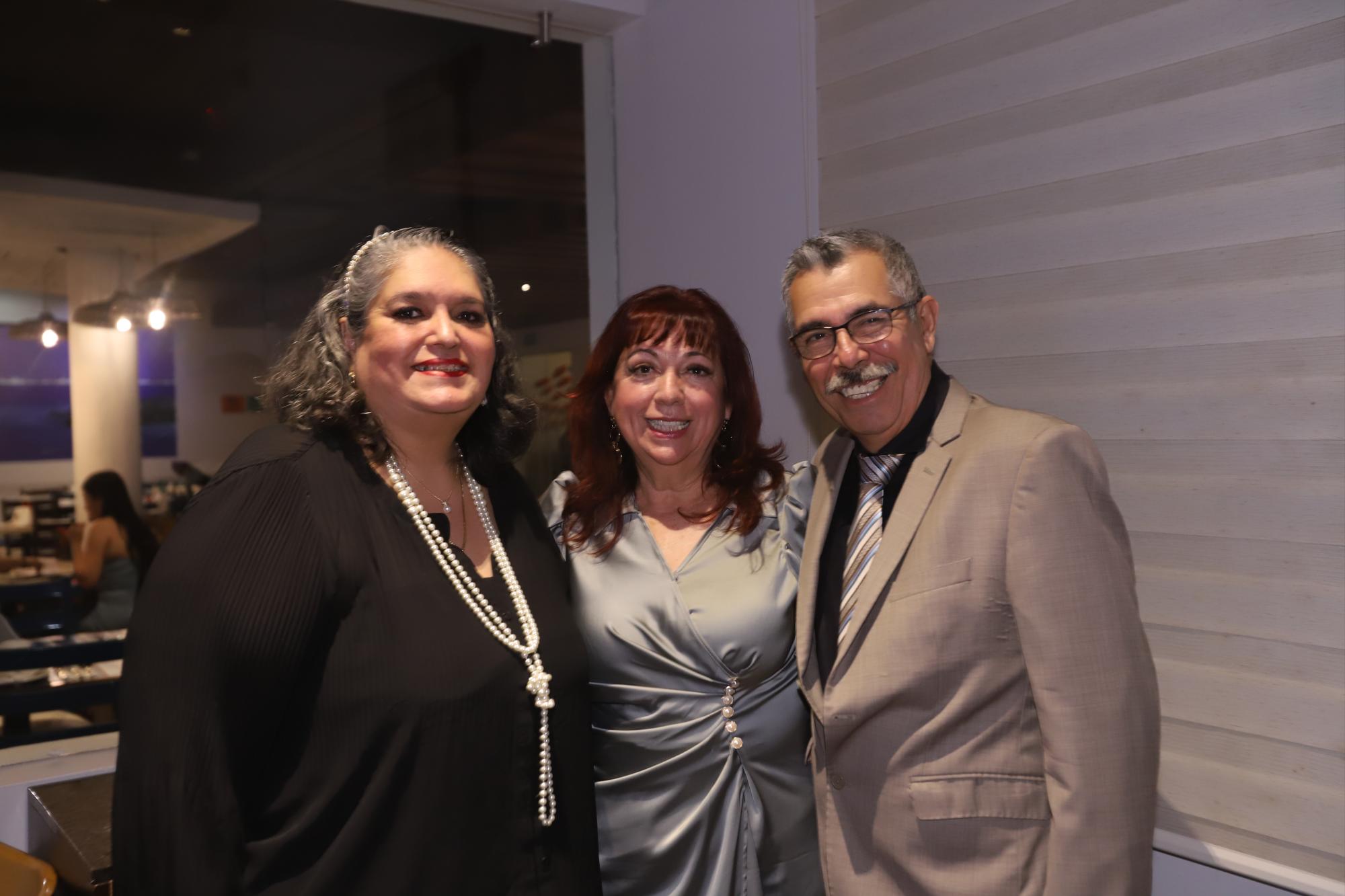 $!Sofía Arce, Silvia Aguirre y Rubén Valdez.