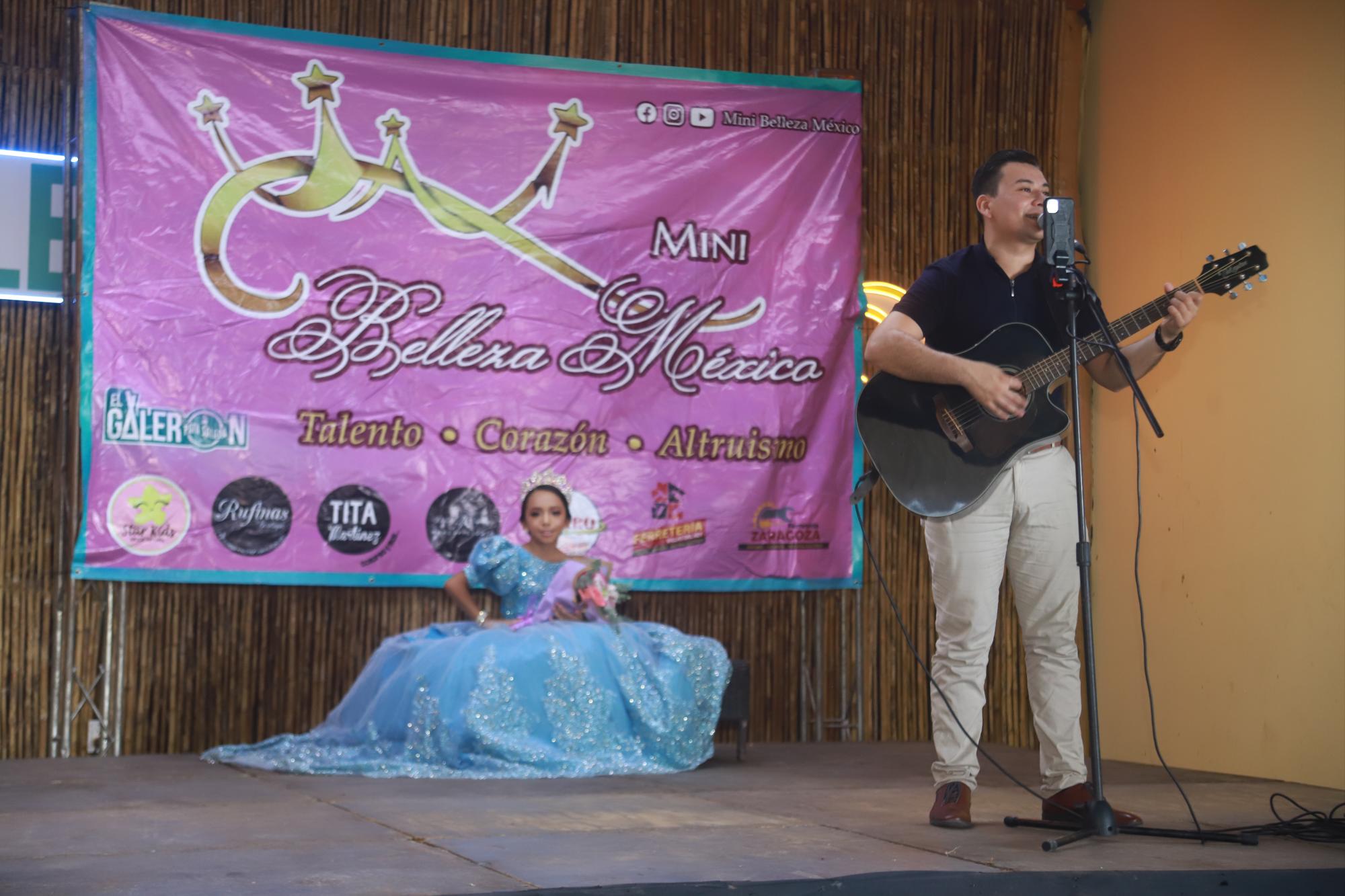 $!El cantante Alán Soto amenizó la convivencia.