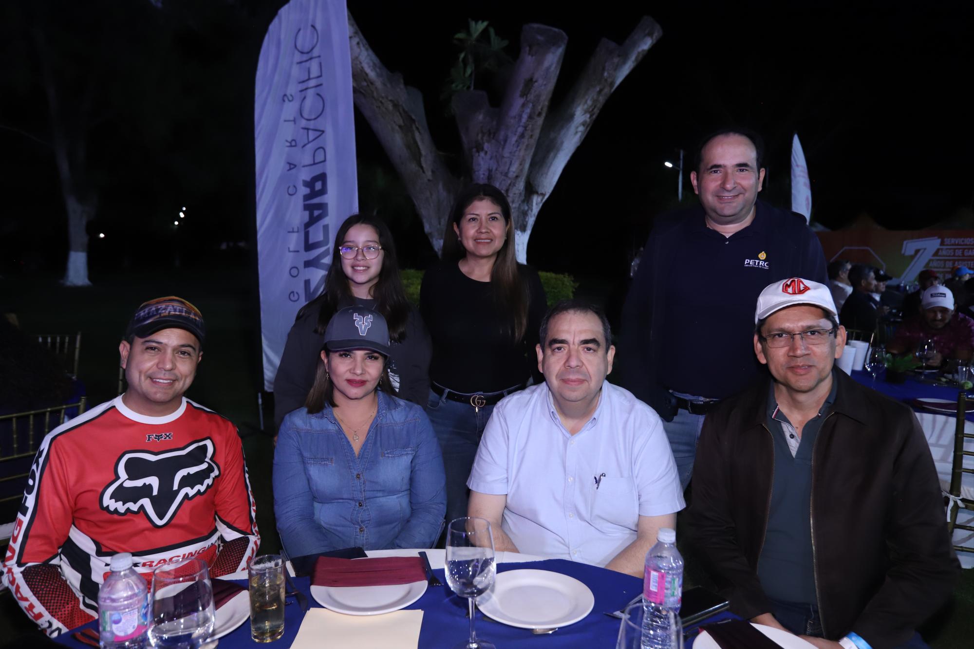 $!Juliana Calderón, Carmelita Navarrete, Roberto Arámburo, Aldo López, Lupita Valle, Alejandro Cristerna y Luis Enrique Cruz.