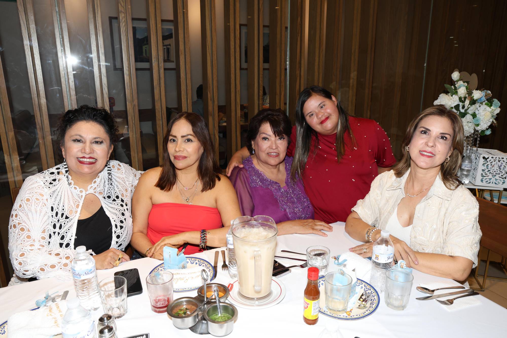 $!Catalina Castañeda, Karla Peralta, Francisca Salas, Arely Lizárraga y Cristina Velarde.