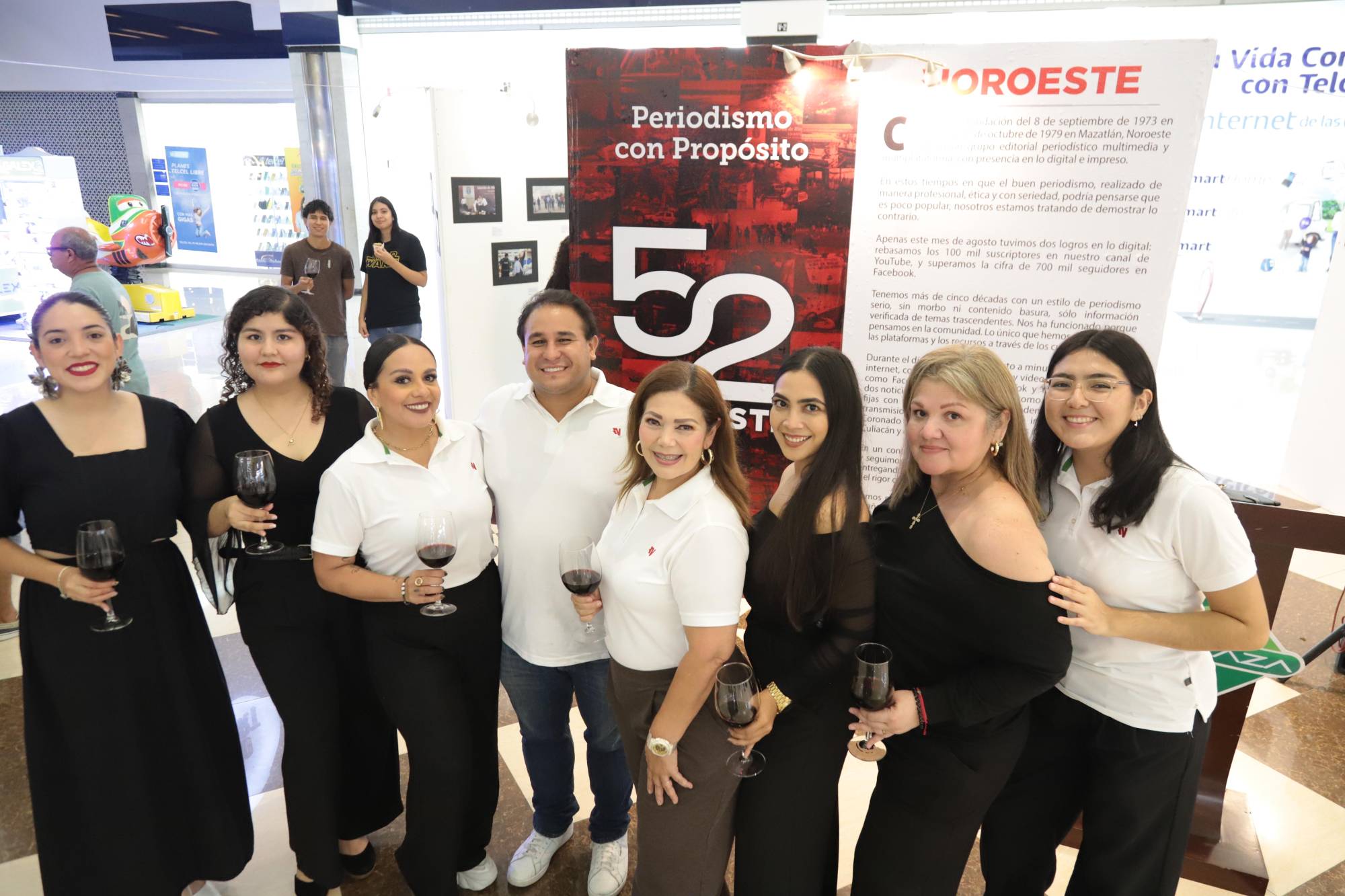 $!Alina Zataráin, Estefany López, Carolina Zataráin, Manuel Serrano, Elizabeth Peraza, Stefania Ponzo, Nidia Enriquez y Ximena Gutiérrez Chávez.