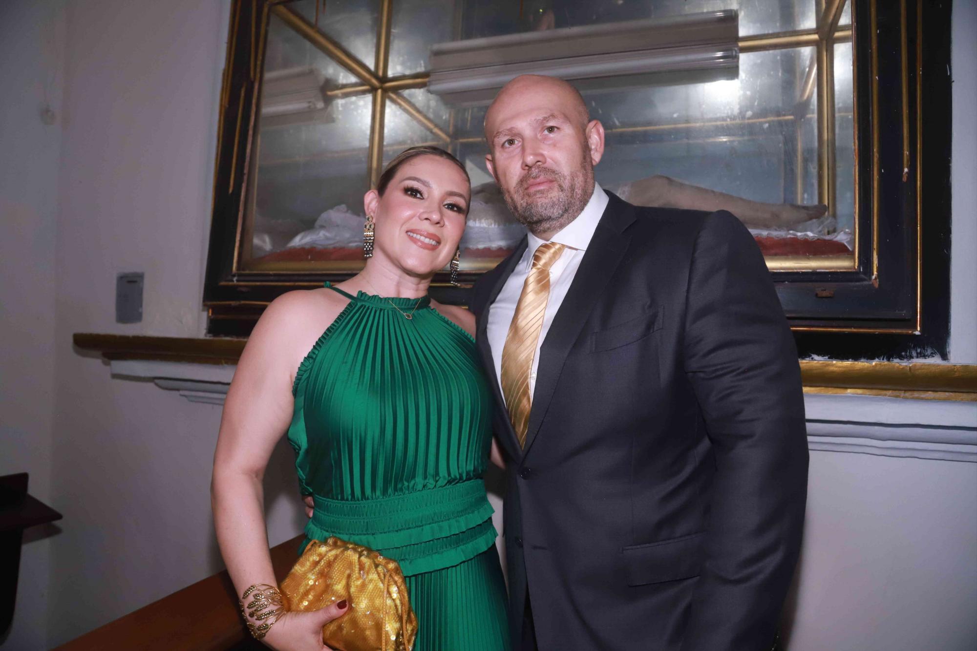 $!Perla Osuna de Camacho y Fernando Camacho Tirado.