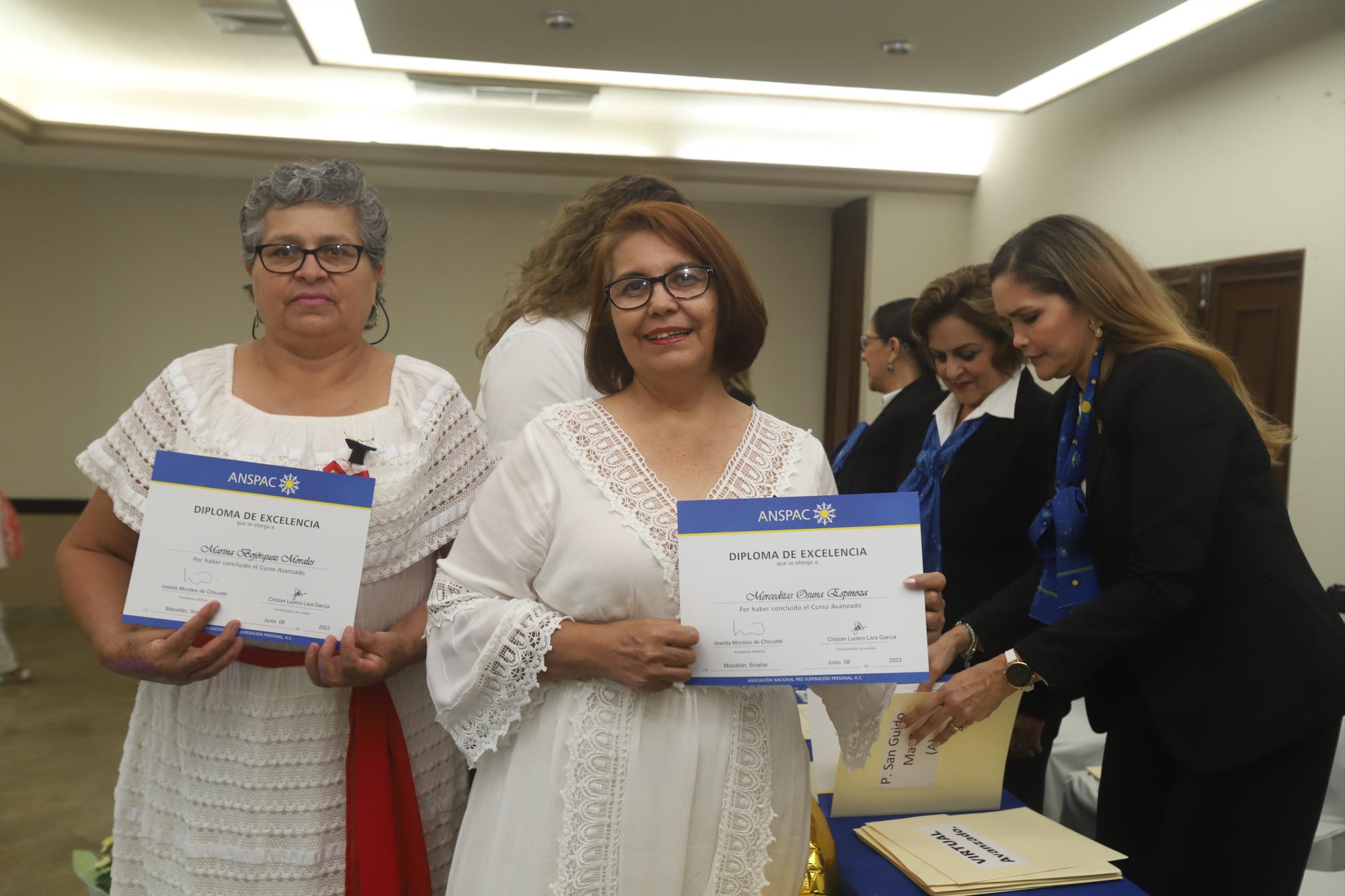 $!Marina Bojórquez y Merceditas Osuna.