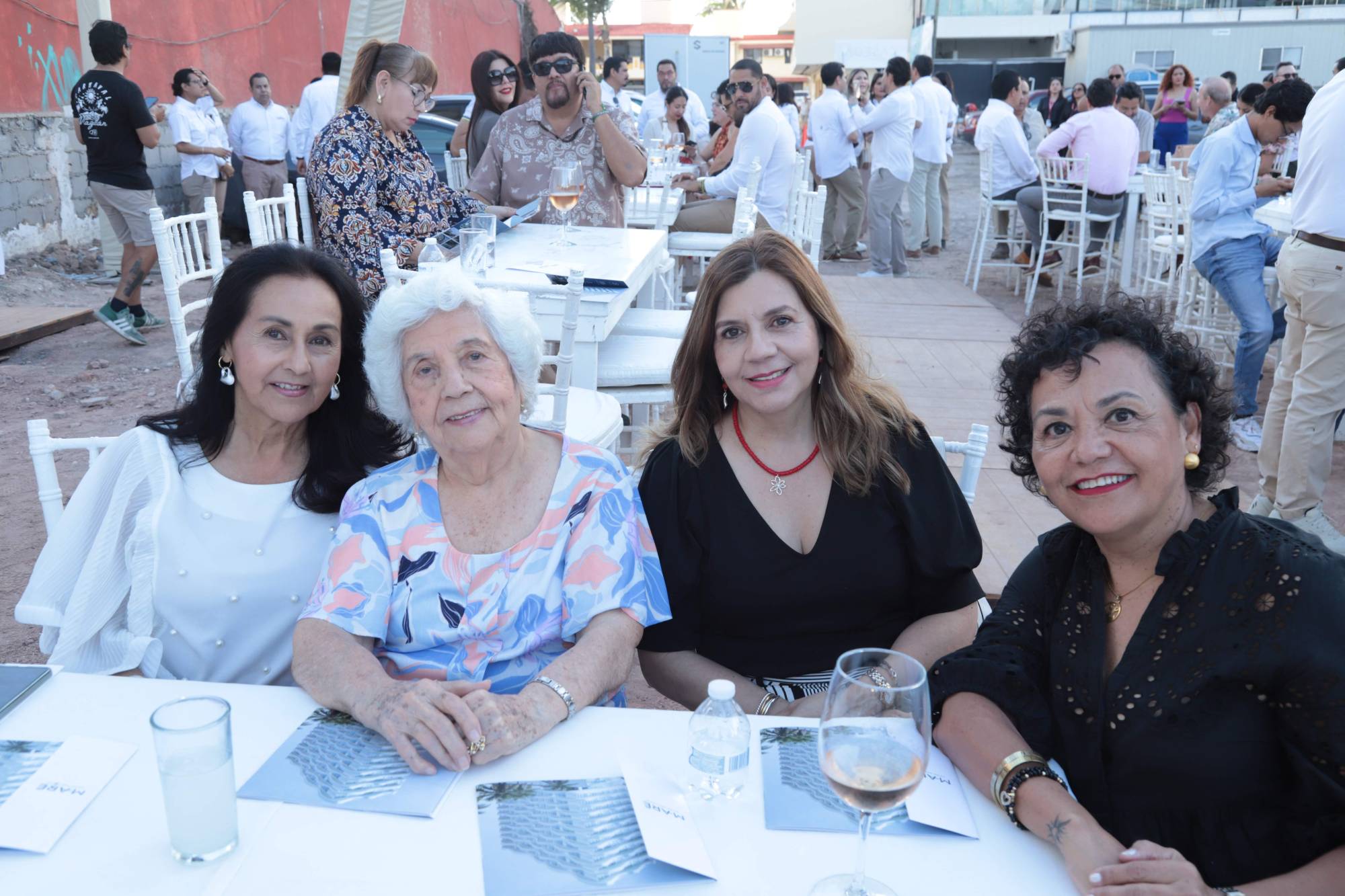 $!Alma Delia Ávalos, Eva de Ávalos, Eva Ávalos y Leticia Rojo.